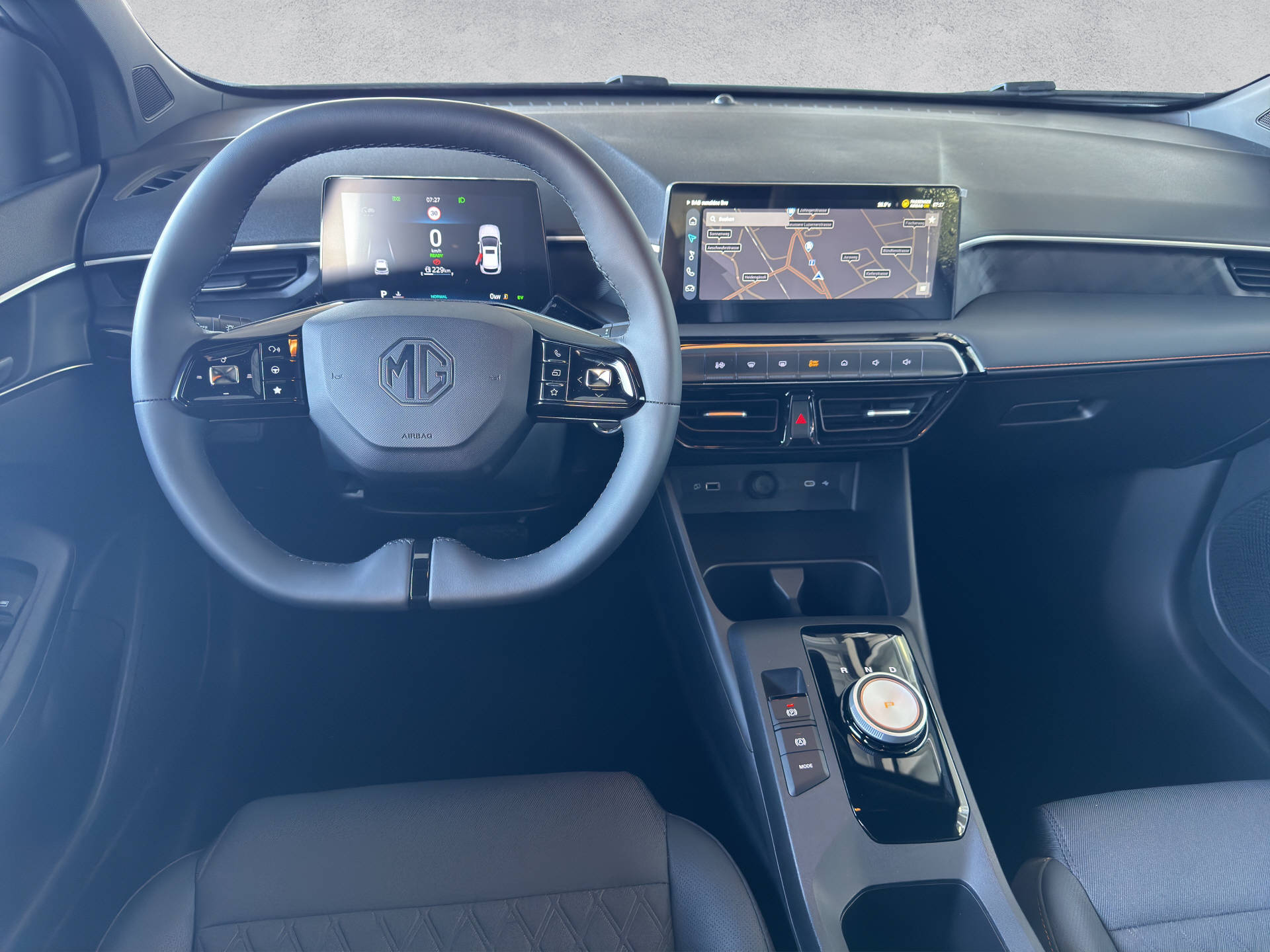 MG 3 1.5 Hybrid+ Luxury-image-8