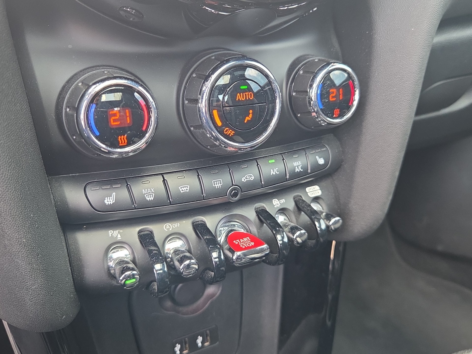 MINI Cooper John Cooper Works Steptronic-image-13