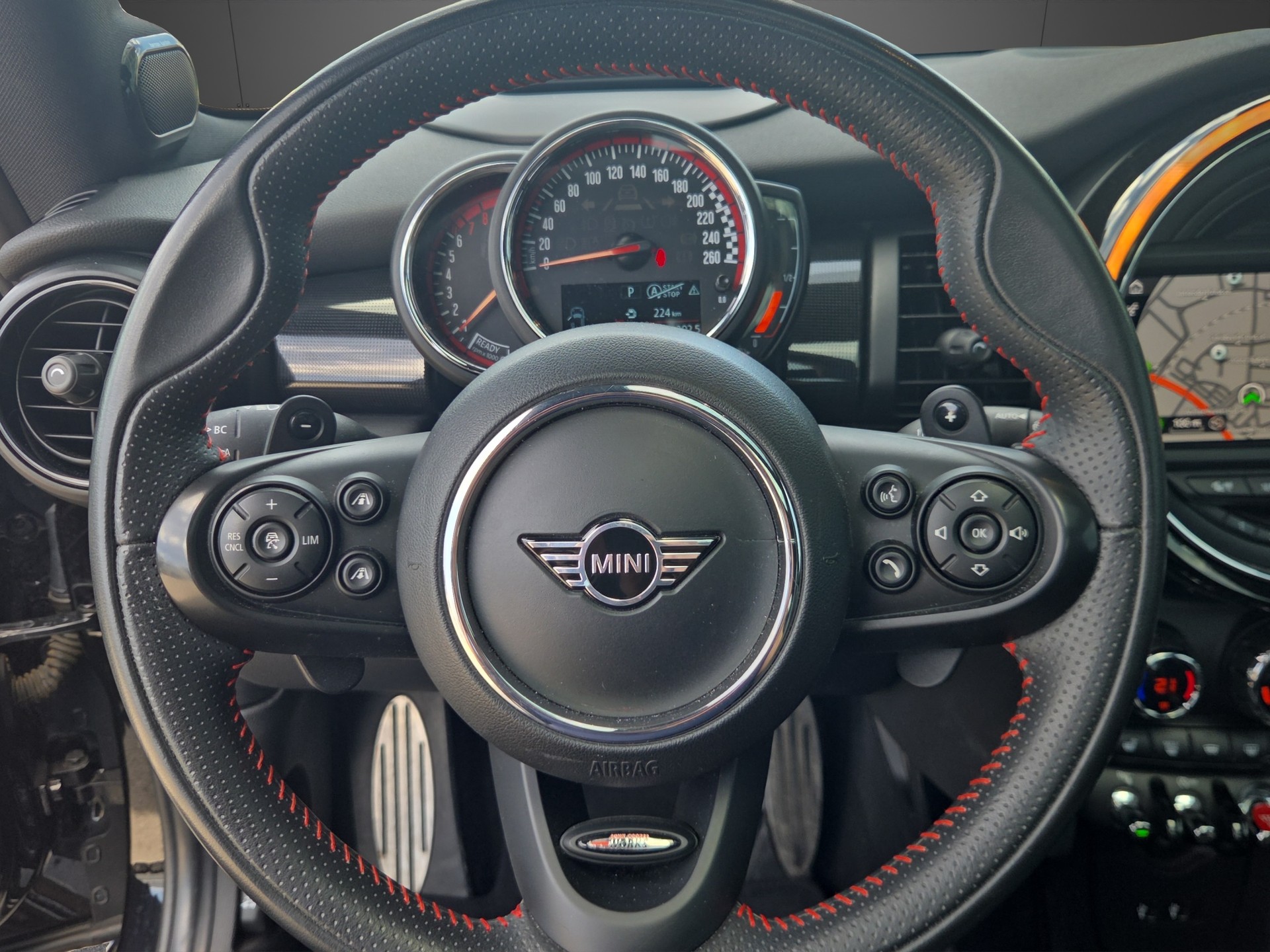 MINI Cooper John Cooper Works Steptronic-image-10