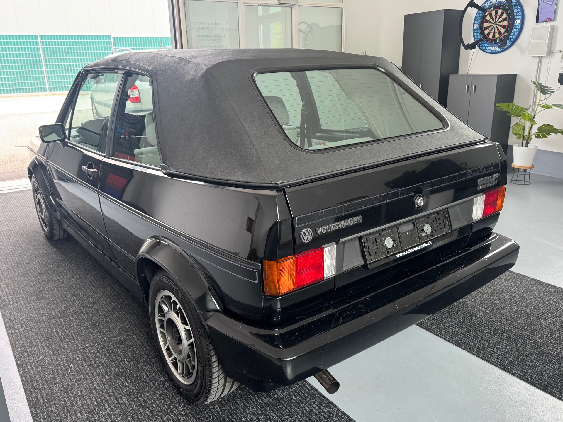 VW Golf Karmann Cabriolet 1800 Black Special-image-14