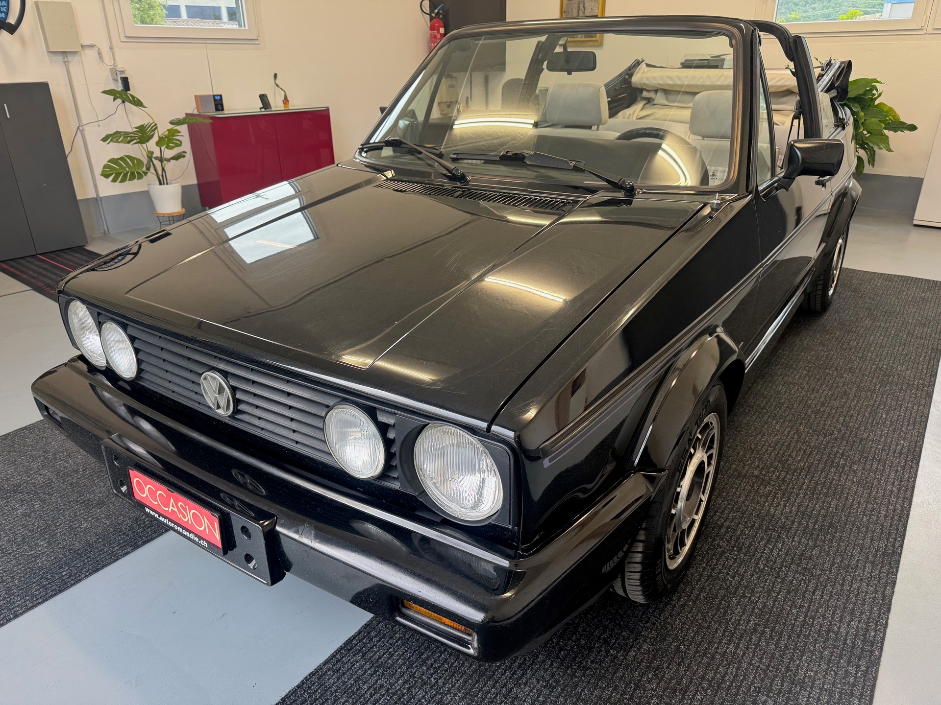 VW Golf Karmann Cabriolet 1800 Black Special