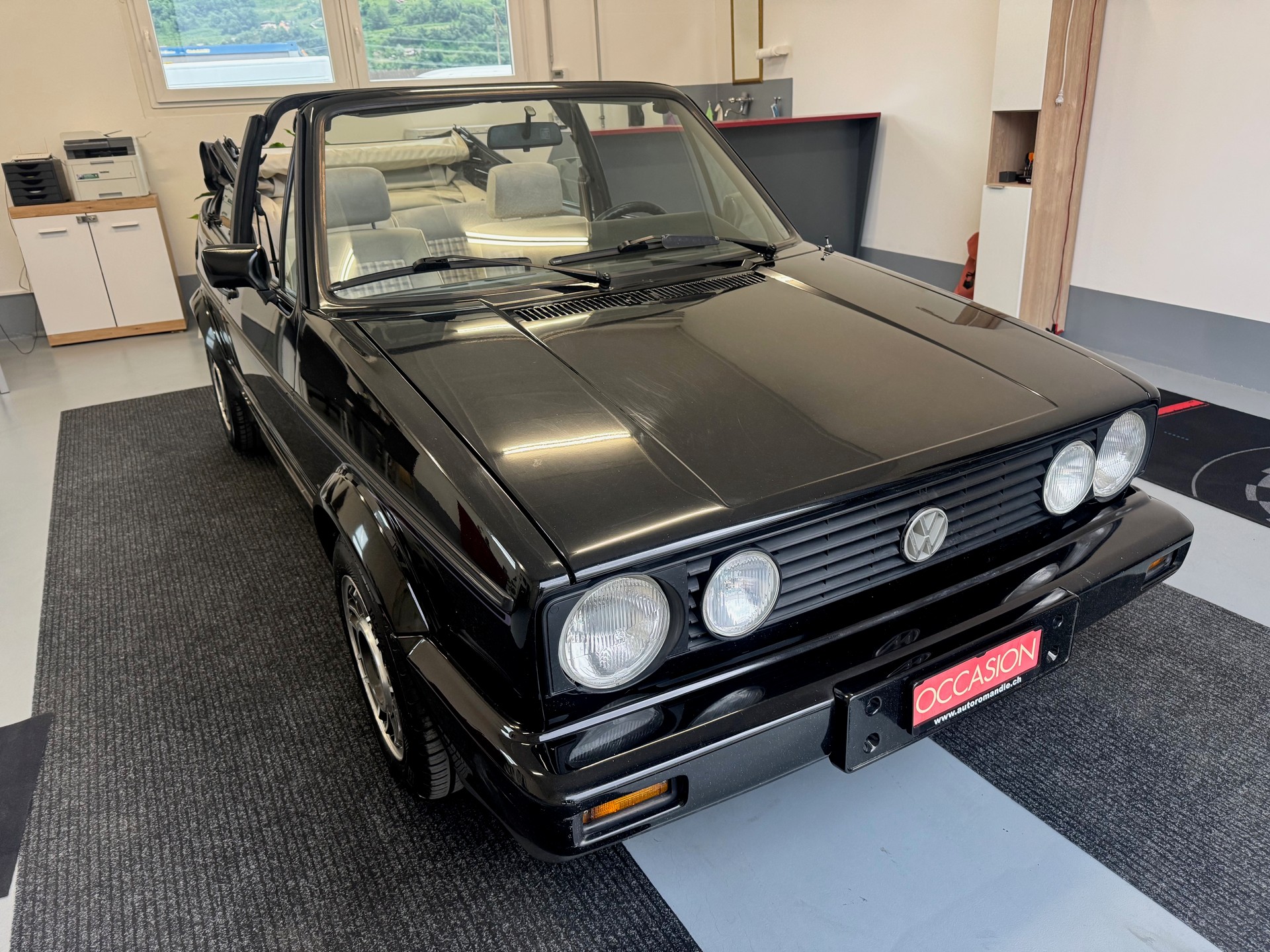 VW Golf Karmann Cabriolet 1800 Black Special-image-1