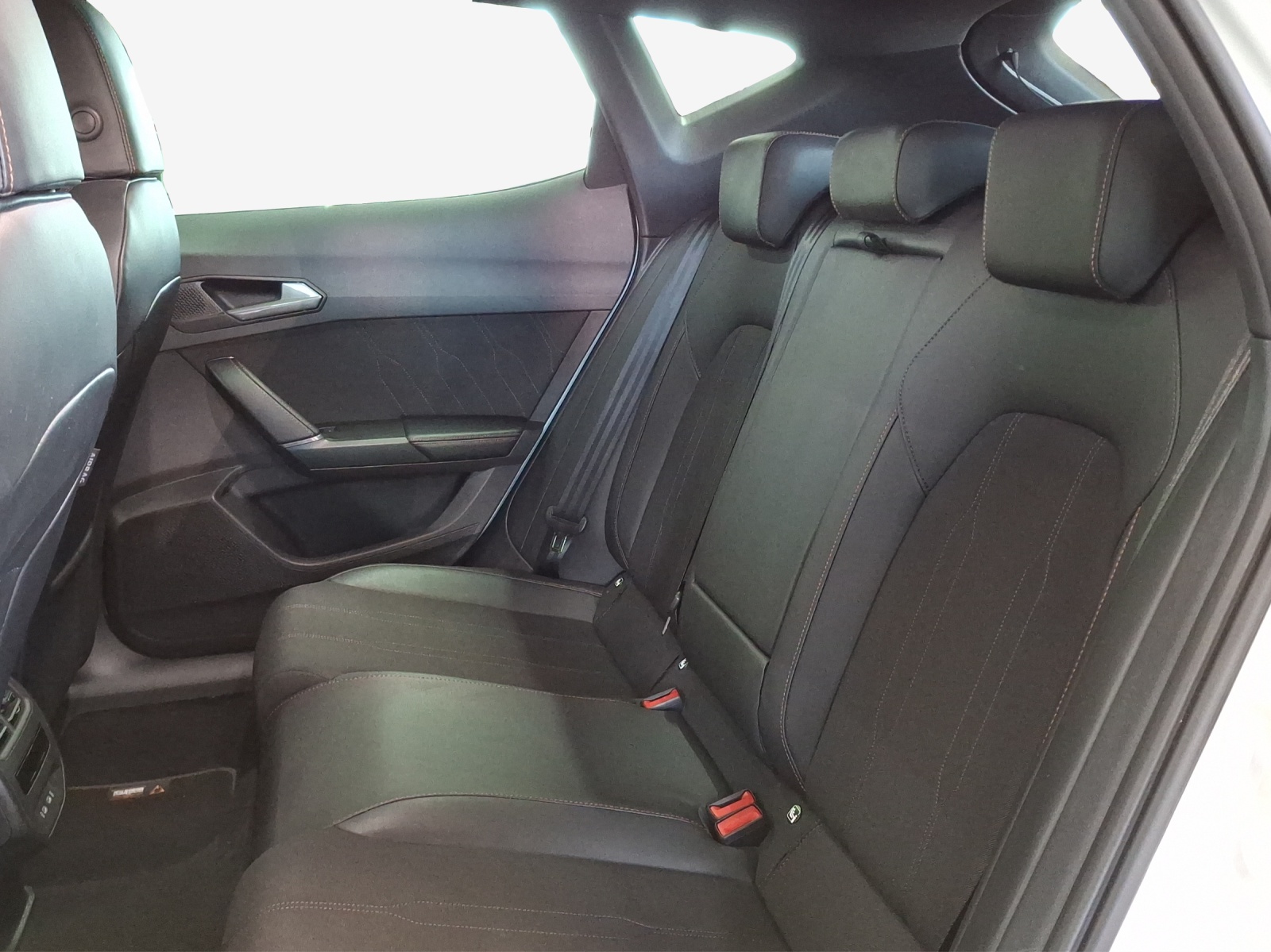CUPRA Formentor 1.5 e-HYBRID pHEV DSG-image-11