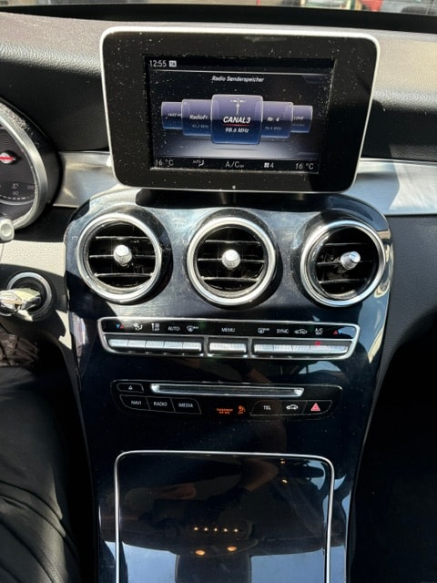 MERCEDES-BENZ C 250 BlueTEC AMG Line 4Matic 7G-Tronic-image-10