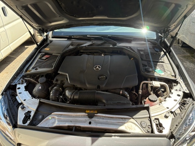 MERCEDES-BENZ C 250 BlueTEC AMG Line 4Matic 7G-Tronic-image-15