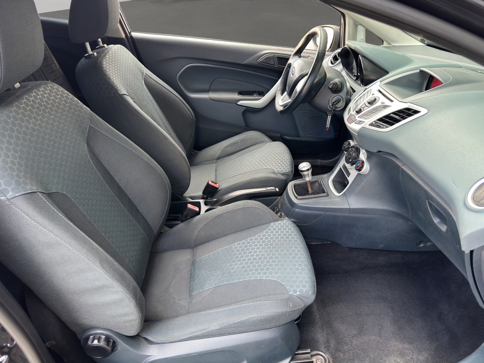 FORD Fiesta 1.6 16V Sport-image-10