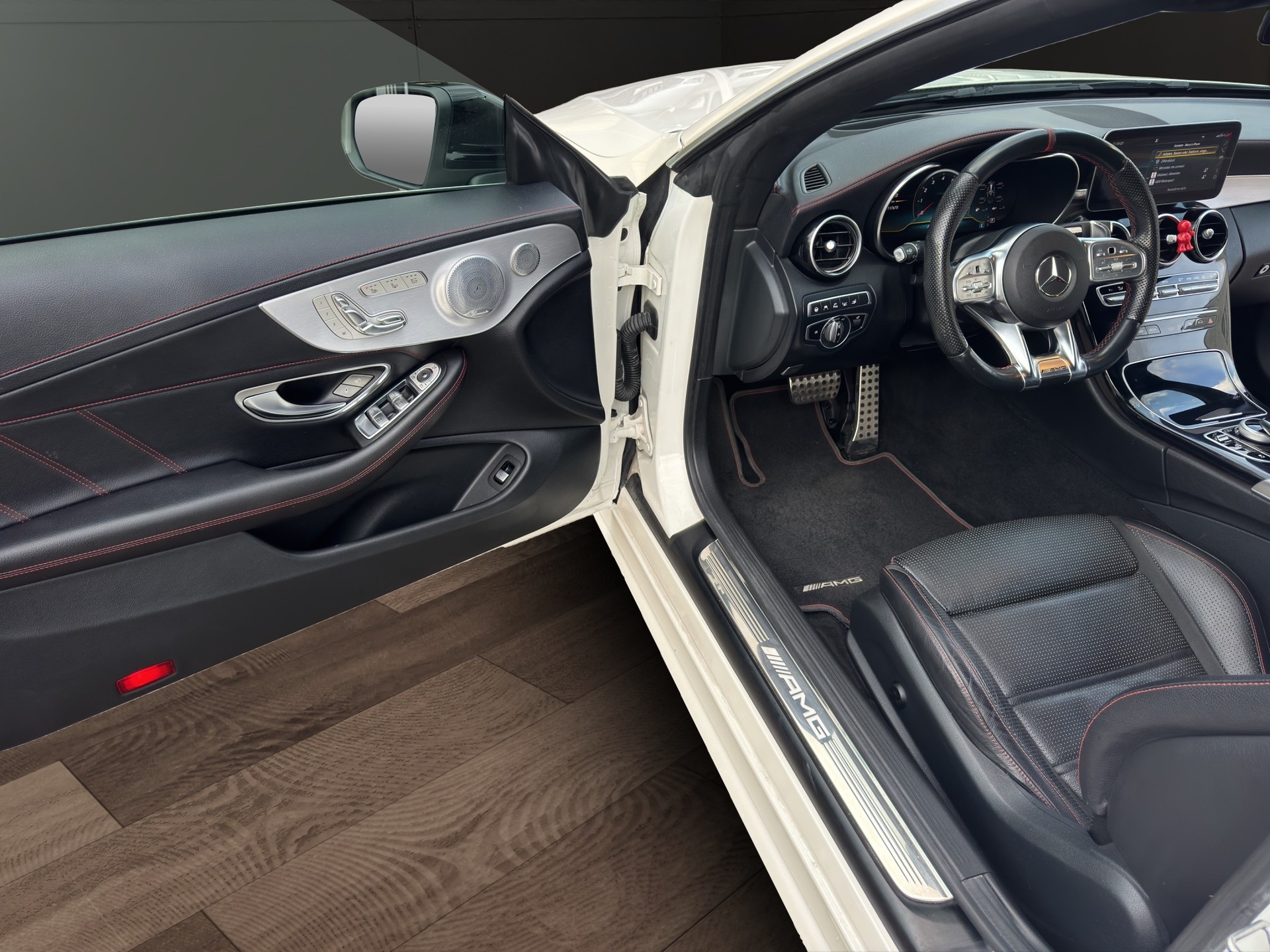 MERCEDES-BENZ C 43 Cabriolet AMG 4Matic 9G-Tronic*CH-Fahrzeug*AMG Performanceanlage*FullOption-image-6