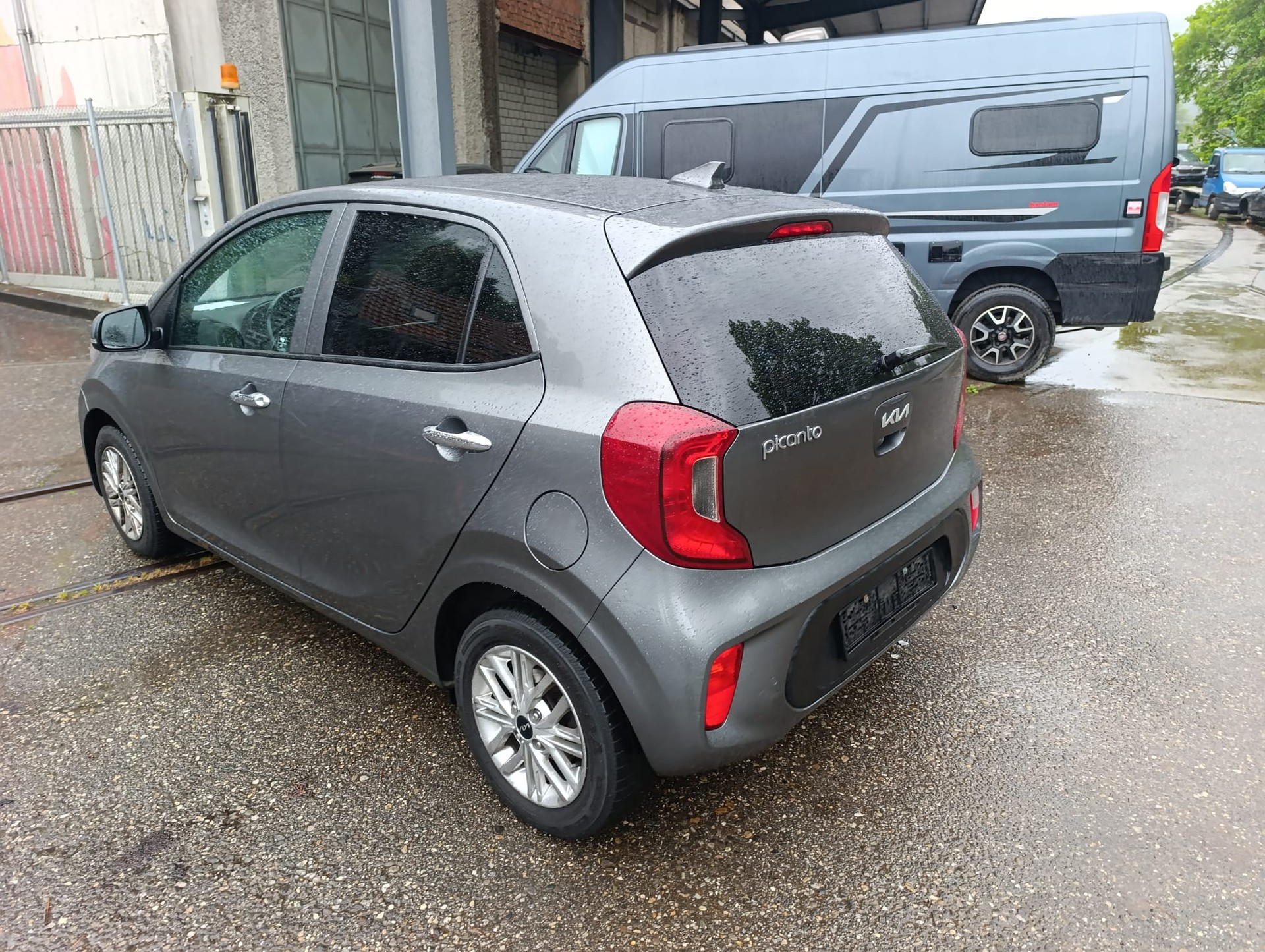 KIA Picanto 1.0 CVVT First Edition AMT-showroom-element-1