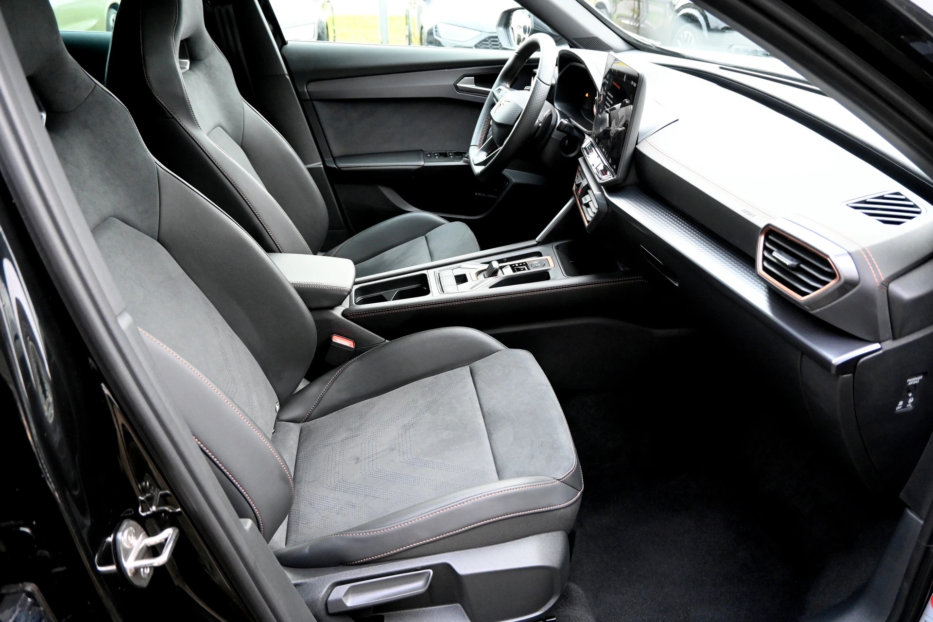CUPRA Formentor 2.0TSI VZ 4Drive DSG 4X4 333PS-image-13
