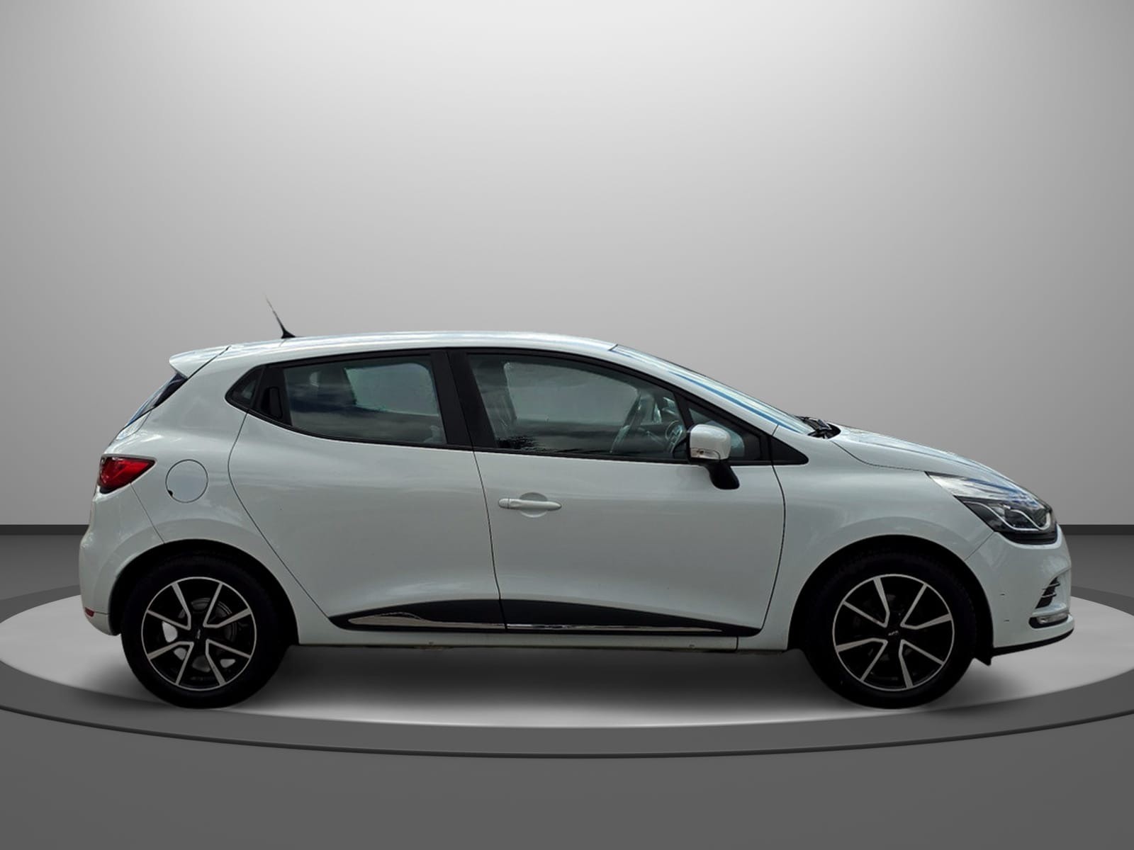 RENAULT Clio 0.9 12V Business Line-image-3