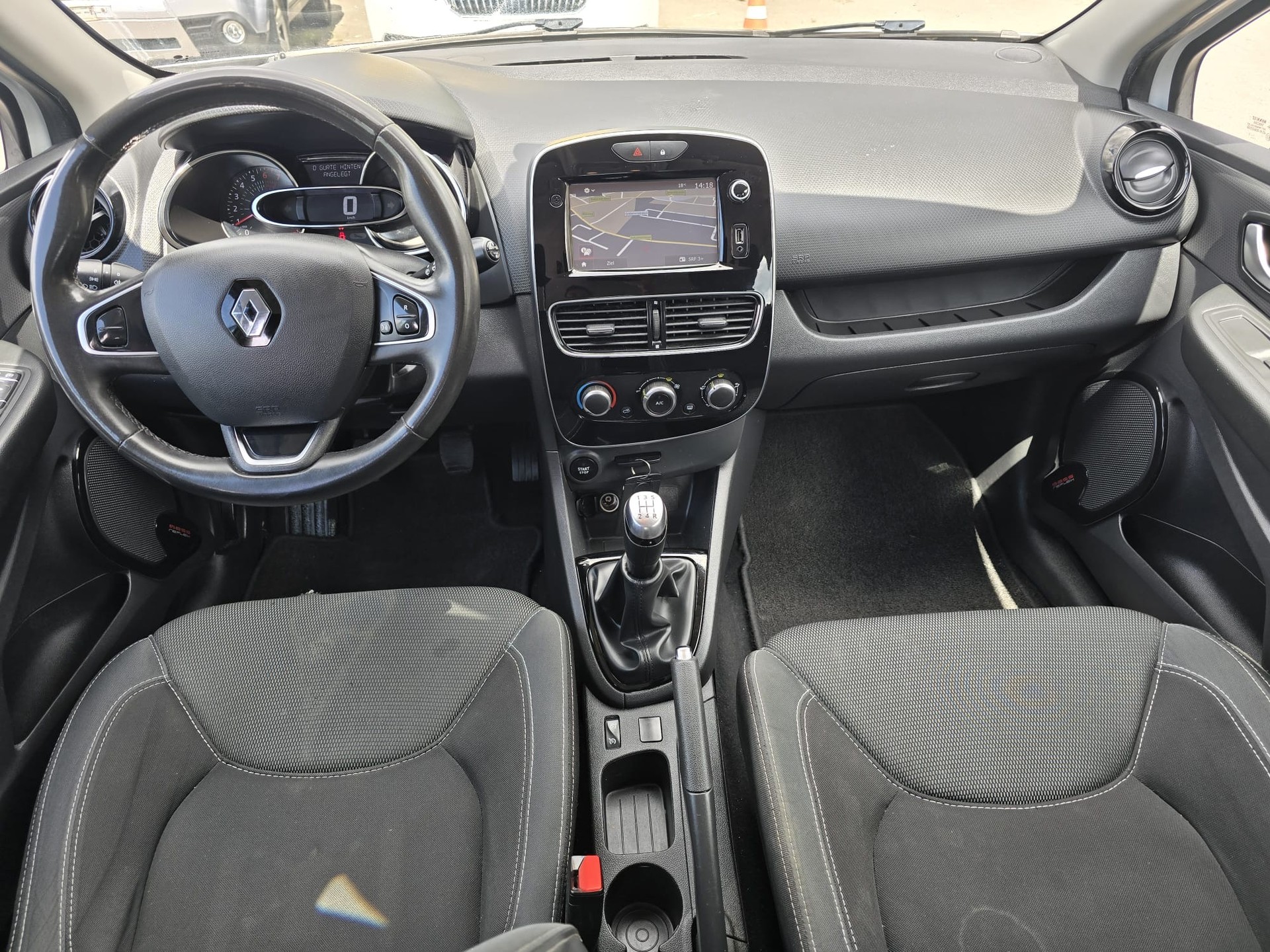 RENAULT Clio 0.9 12V Business Line-image-10