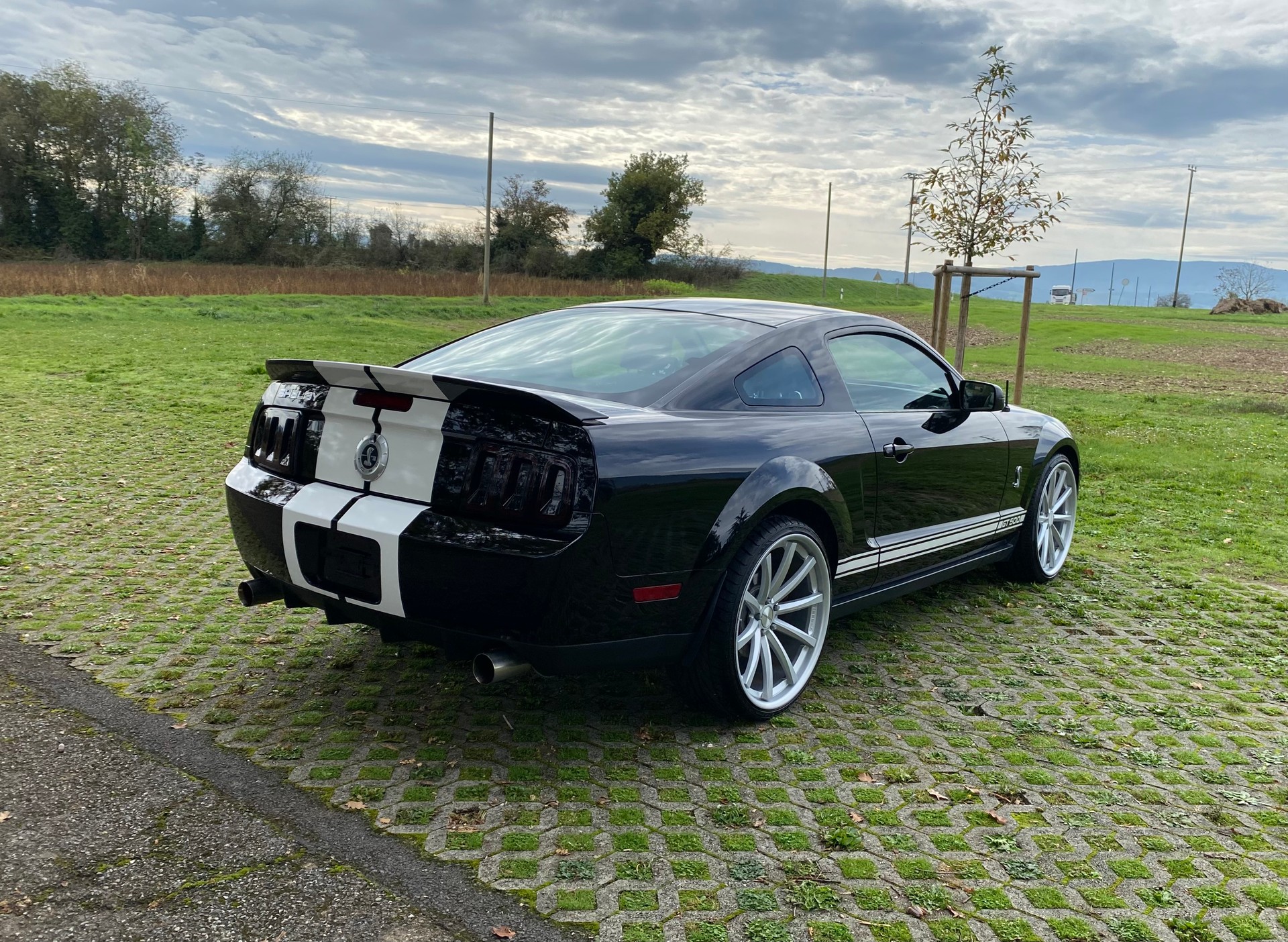 FORD Mustang GT 500 Shelby-image-3