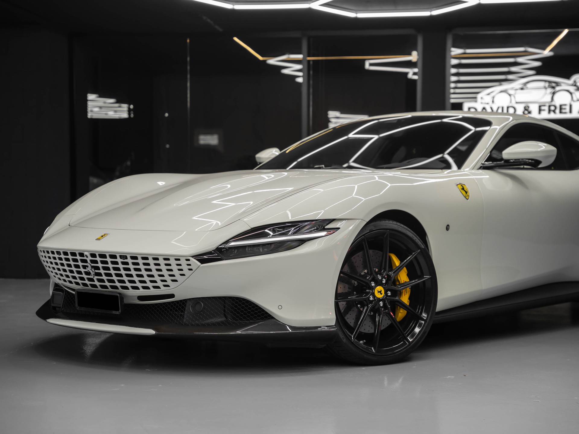 FERRARI Roma 3.9 V8 T-showroom-element-2