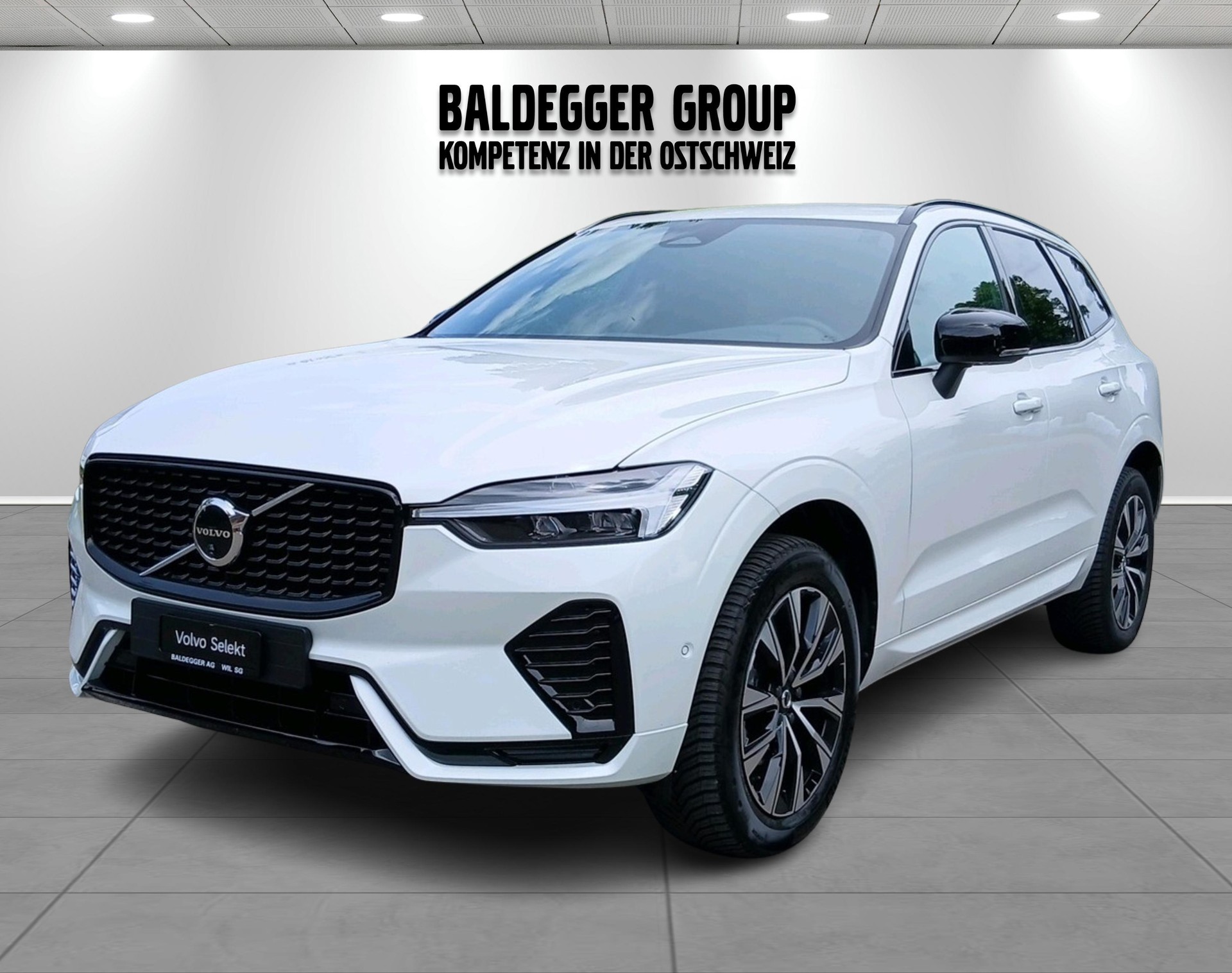 VOLVO XC60 2.0 B5 MH Plus Dark AWD-image-0