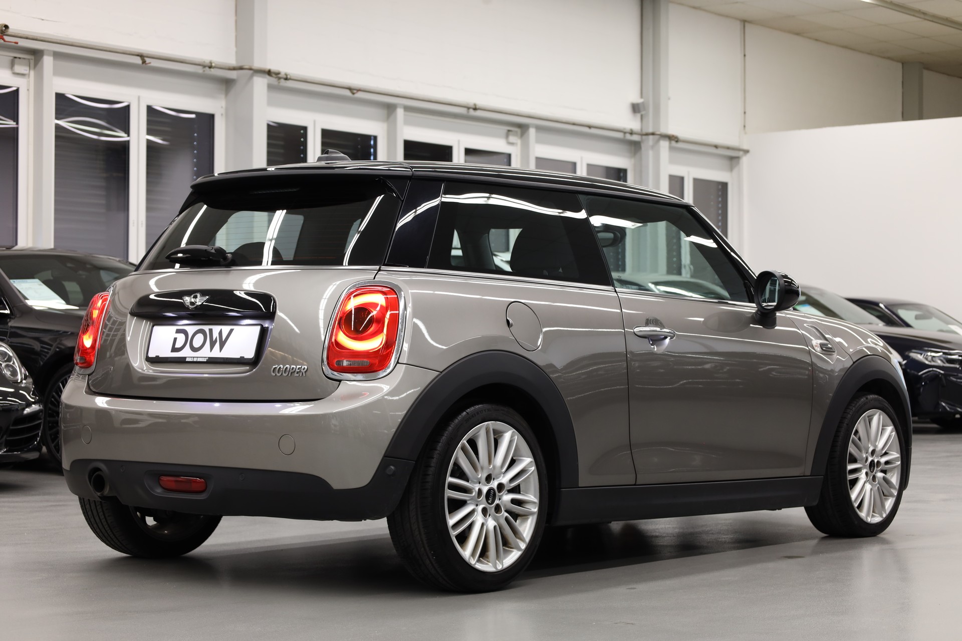 MINI Mini F56 1.5i Cooper-showroom-element-3