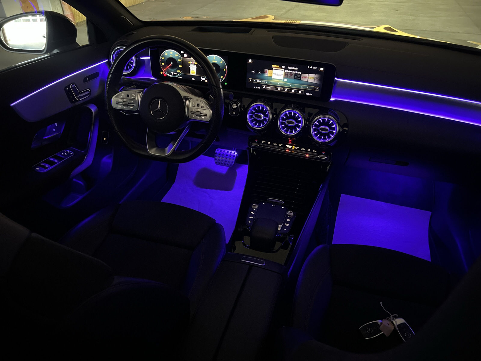MERCEDES-BENZ CLA Shooting Brake 200 d 4Matic AMG Line-image-19