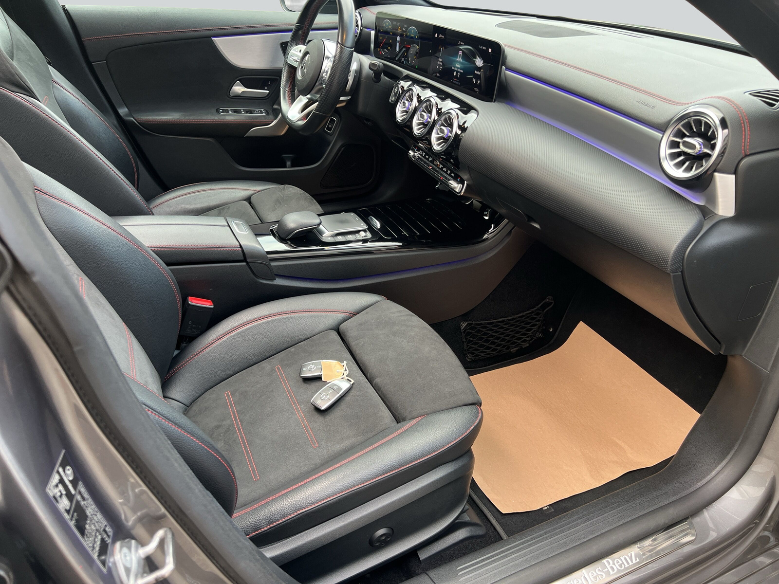 MERCEDES-BENZ CLA Shooting Brake 200 d 4Matic AMG Line-image-10