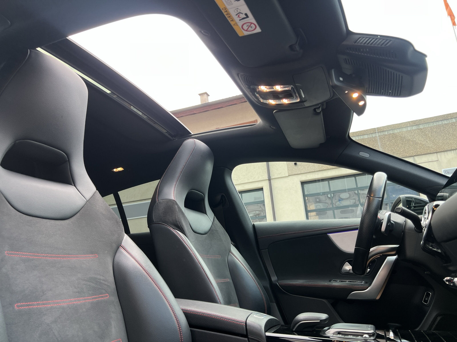 MERCEDES-BENZ CLA Shooting Brake 200 d 4Matic AMG Line-image-18