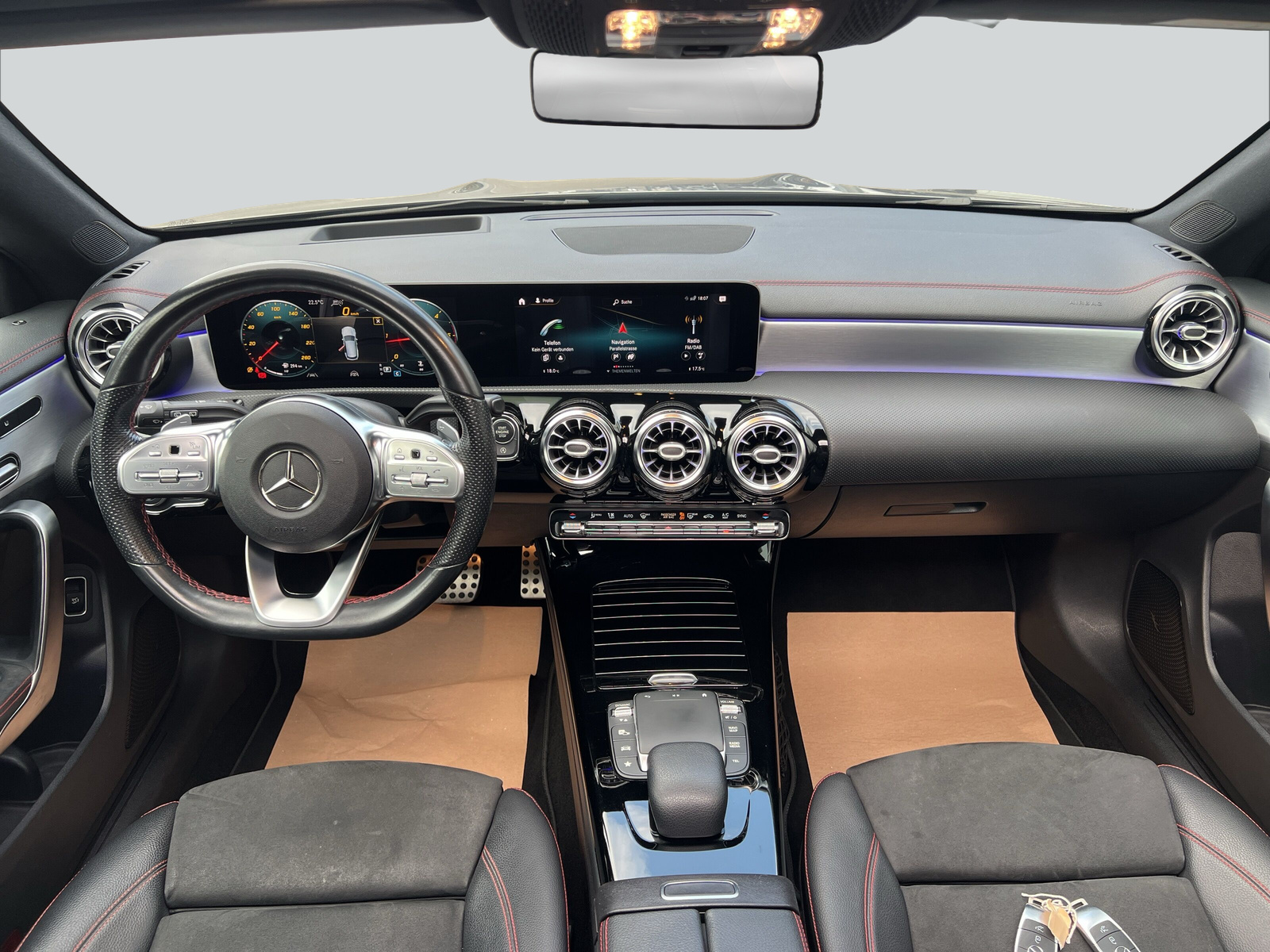 MERCEDES-BENZ CLA Shooting Brake 200 d 4Matic AMG Line-image-11