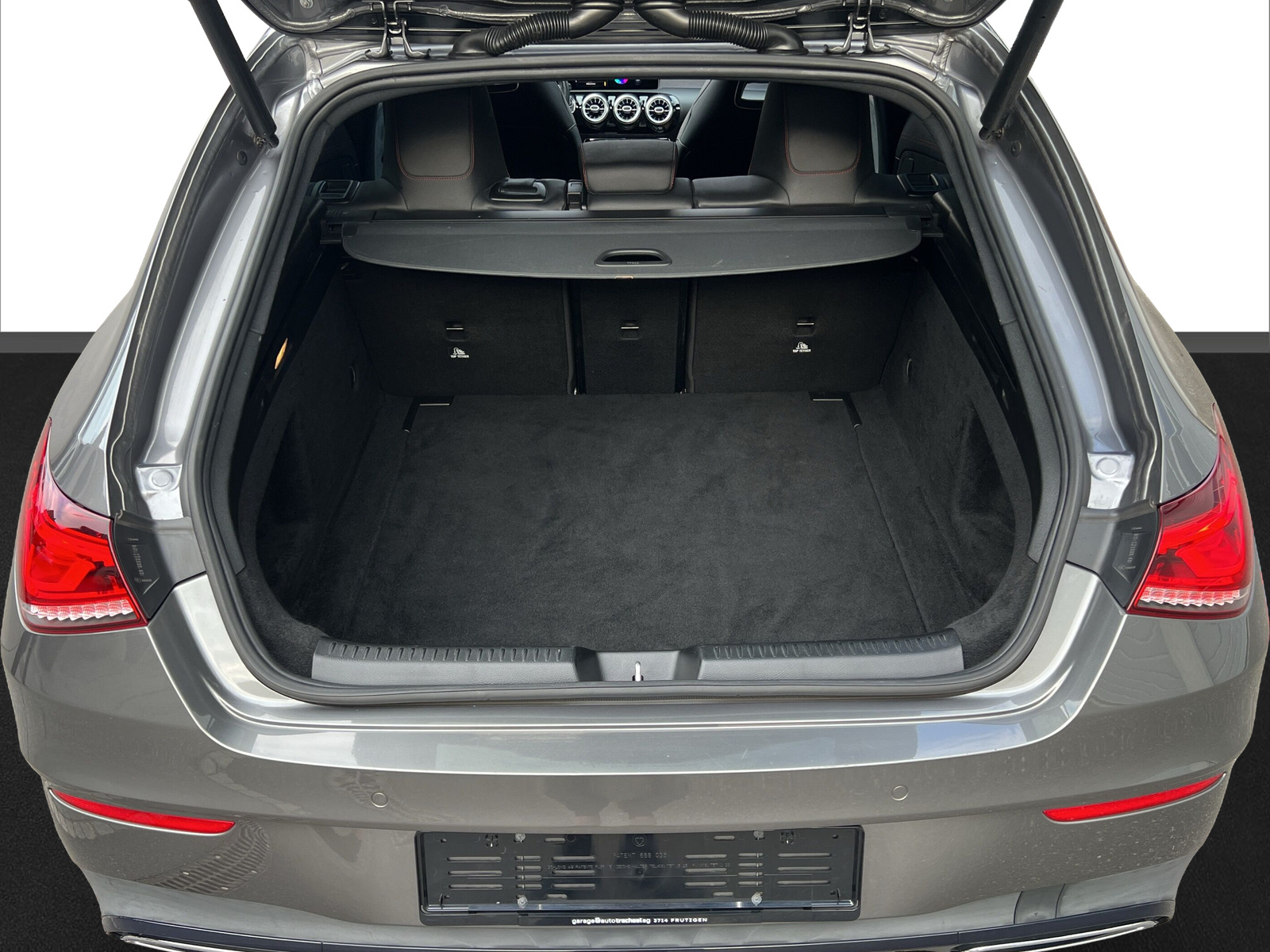 MERCEDES-BENZ CLA Shooting Brake 200 d 4Matic AMG Line-image-17