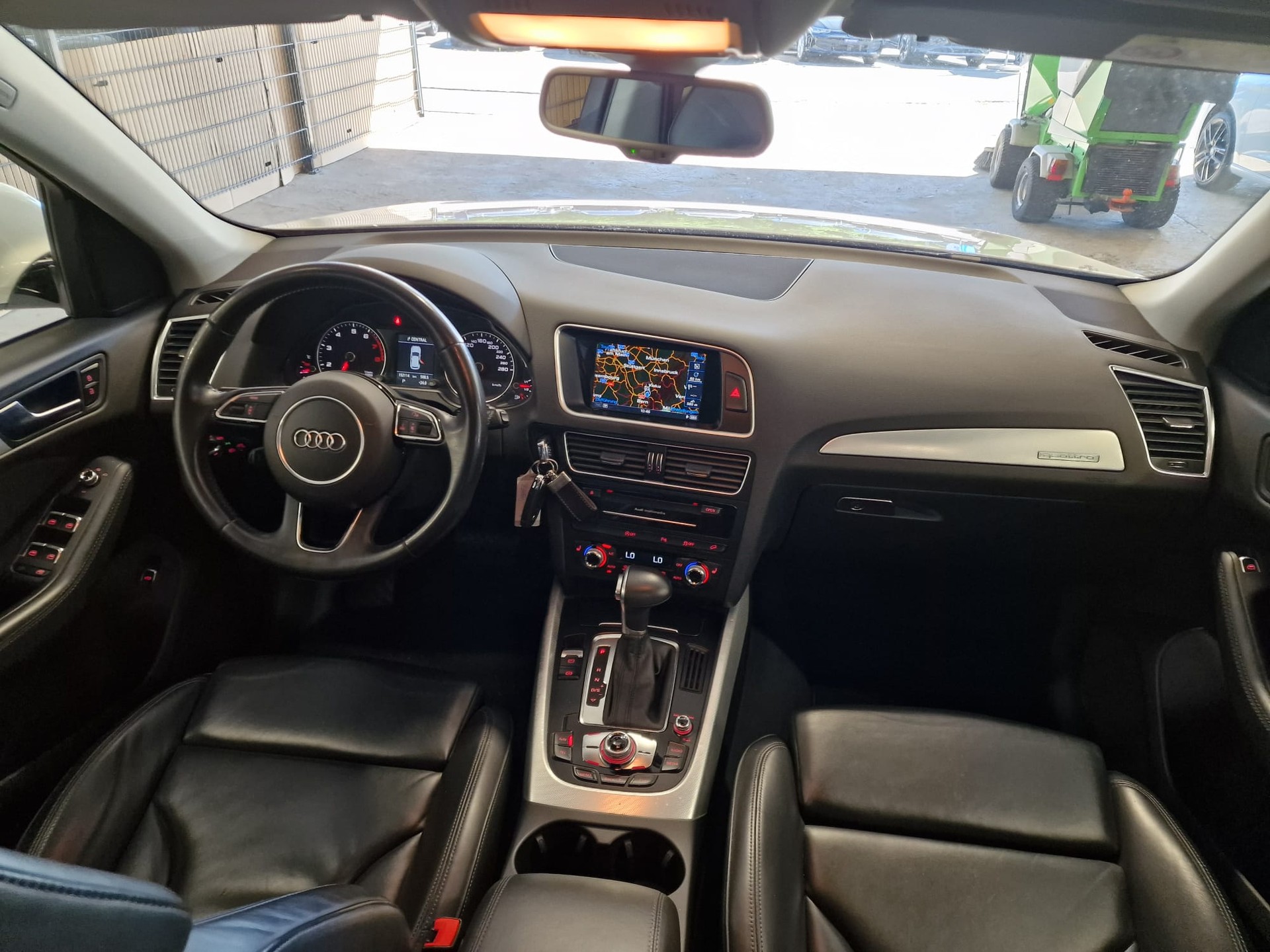 AUDI Q5 2.0 TFSI quattro tiptronic-image-9