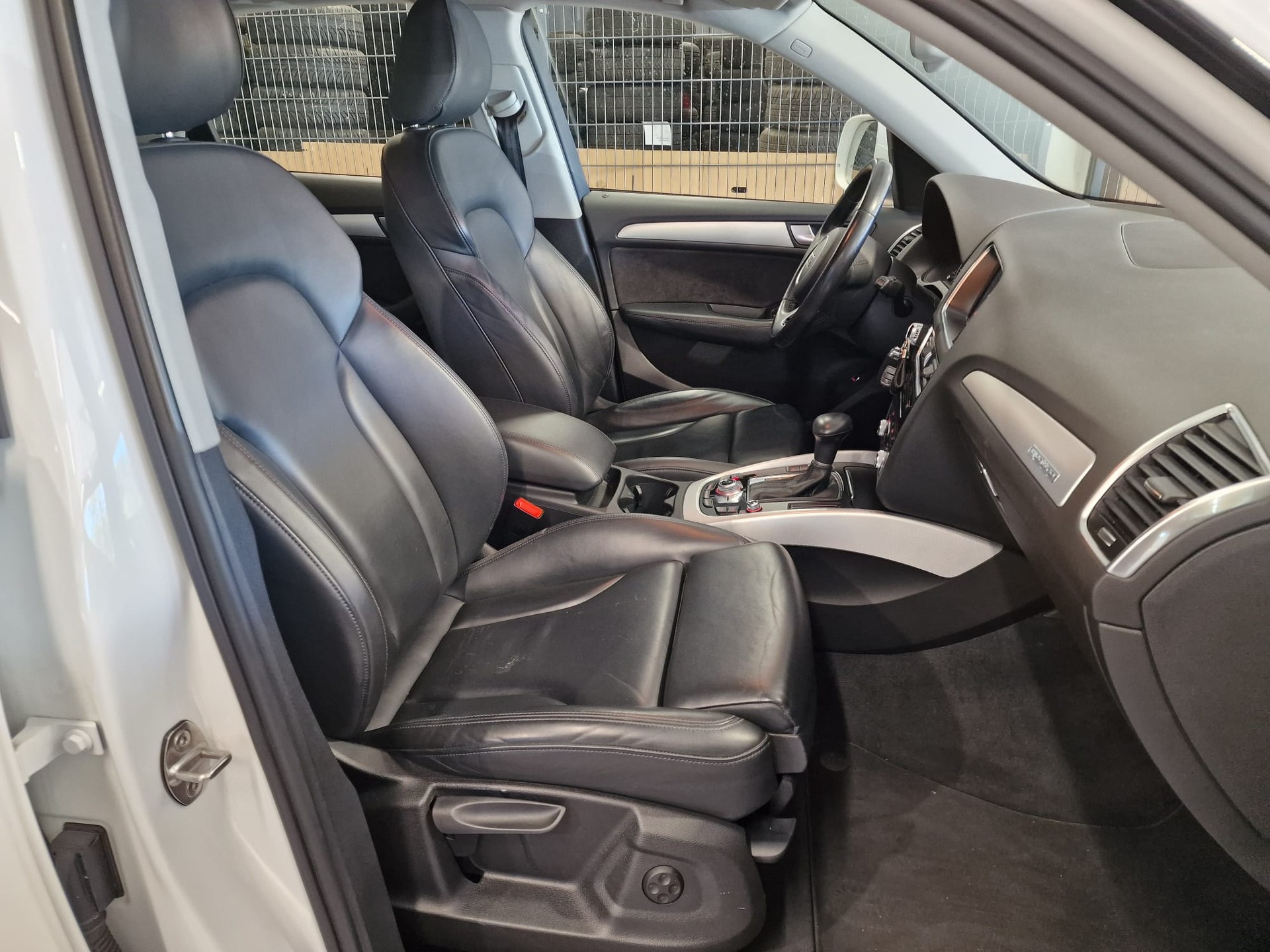 AUDI Q5 2.0 TFSI quattro tiptronic-image-8