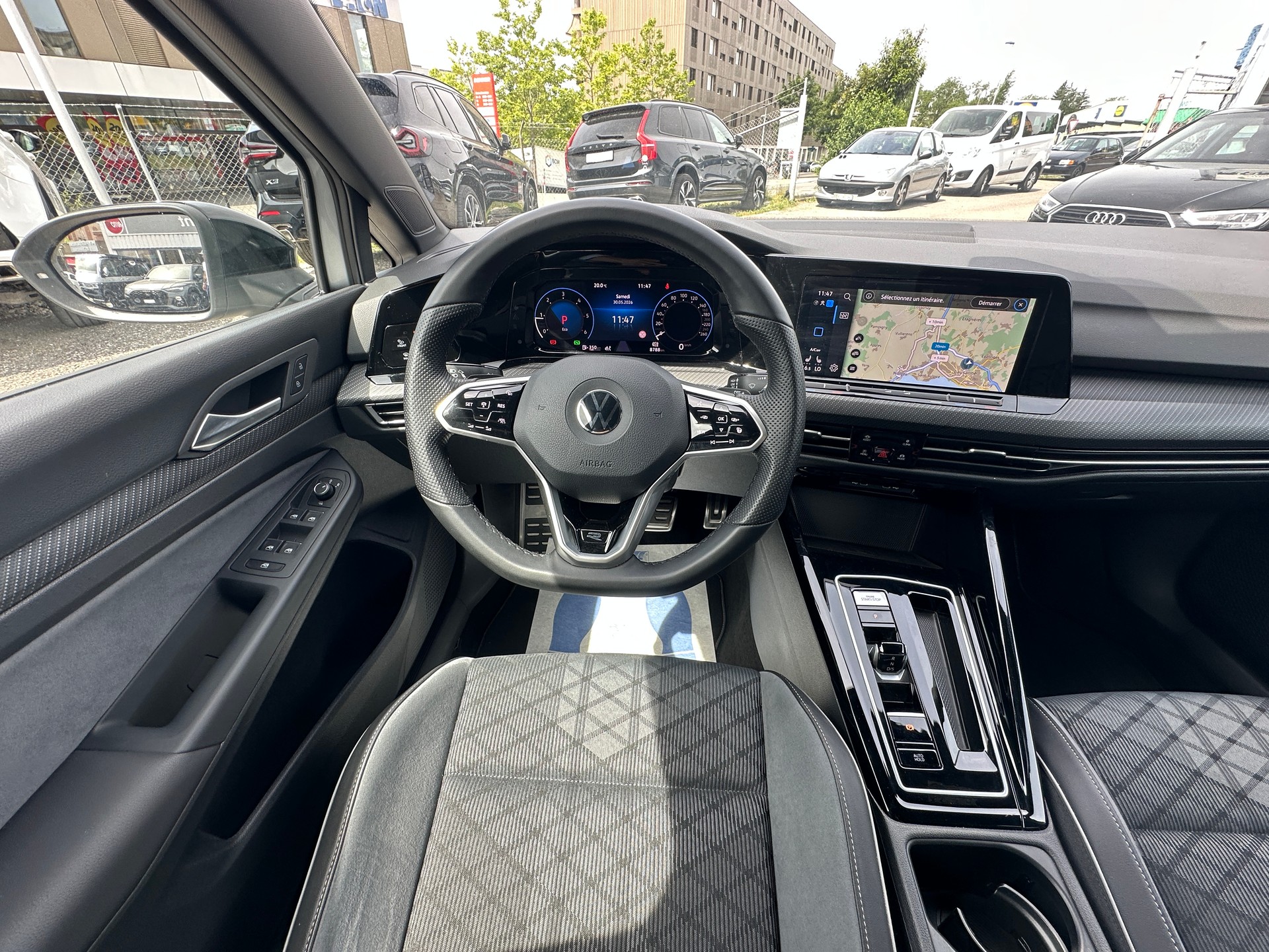 VW Golf 2.0 TDI R-Line DSG 4Motion-image-13