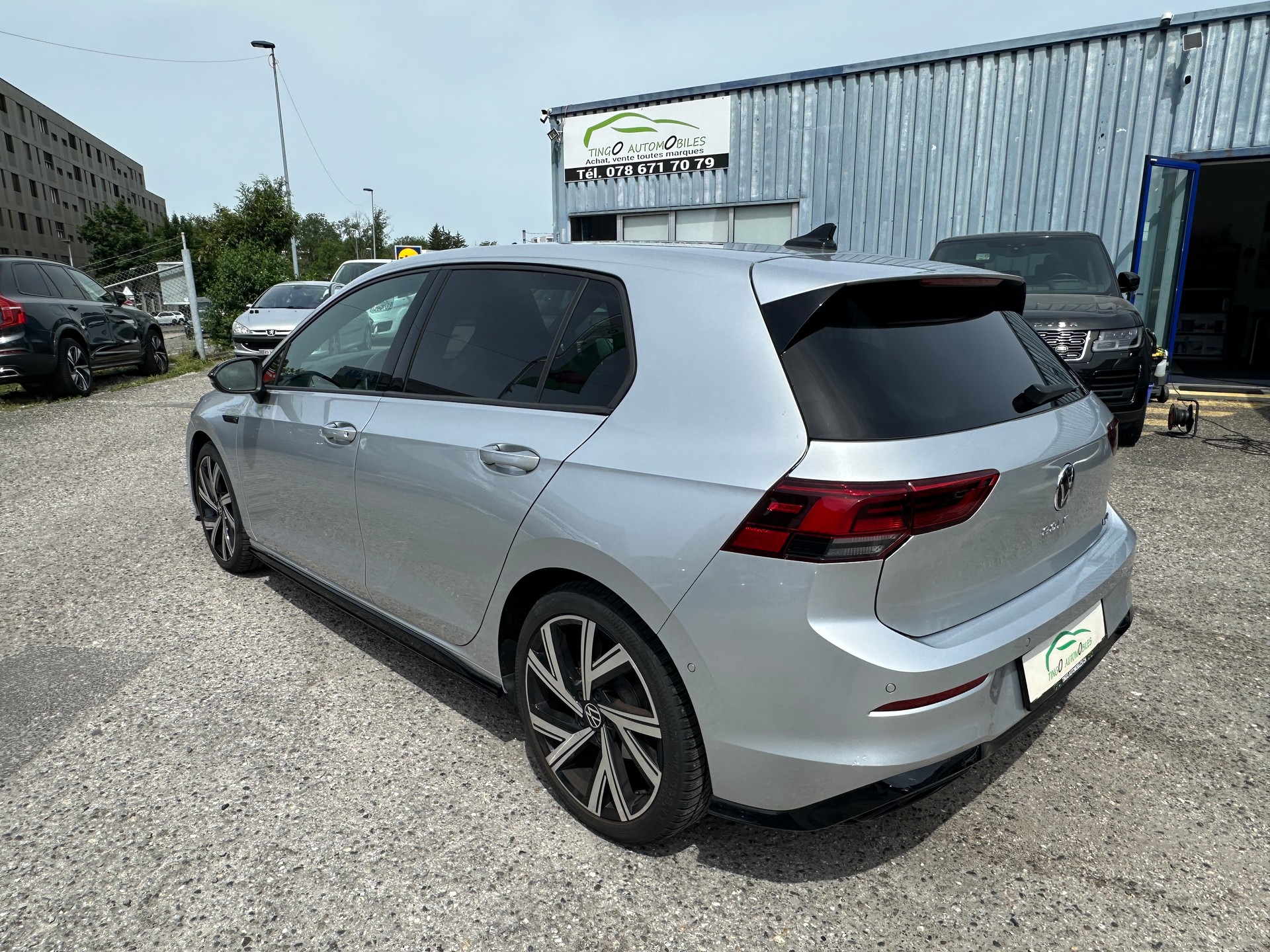 VW Golf 2.0 TDI R-Line DSG 4Motion-image-4