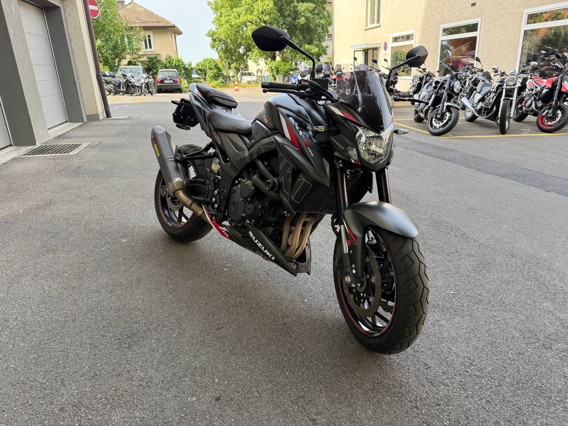 SUZUKI GSX-S 750 EVO ABS-showroom-element-1