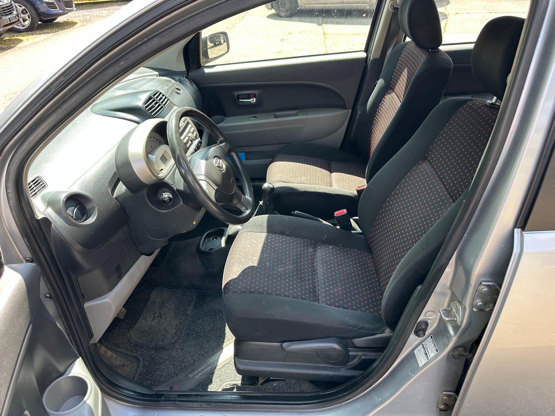 DAIHATSU Sirion 1.3 eco-4WD-image-9