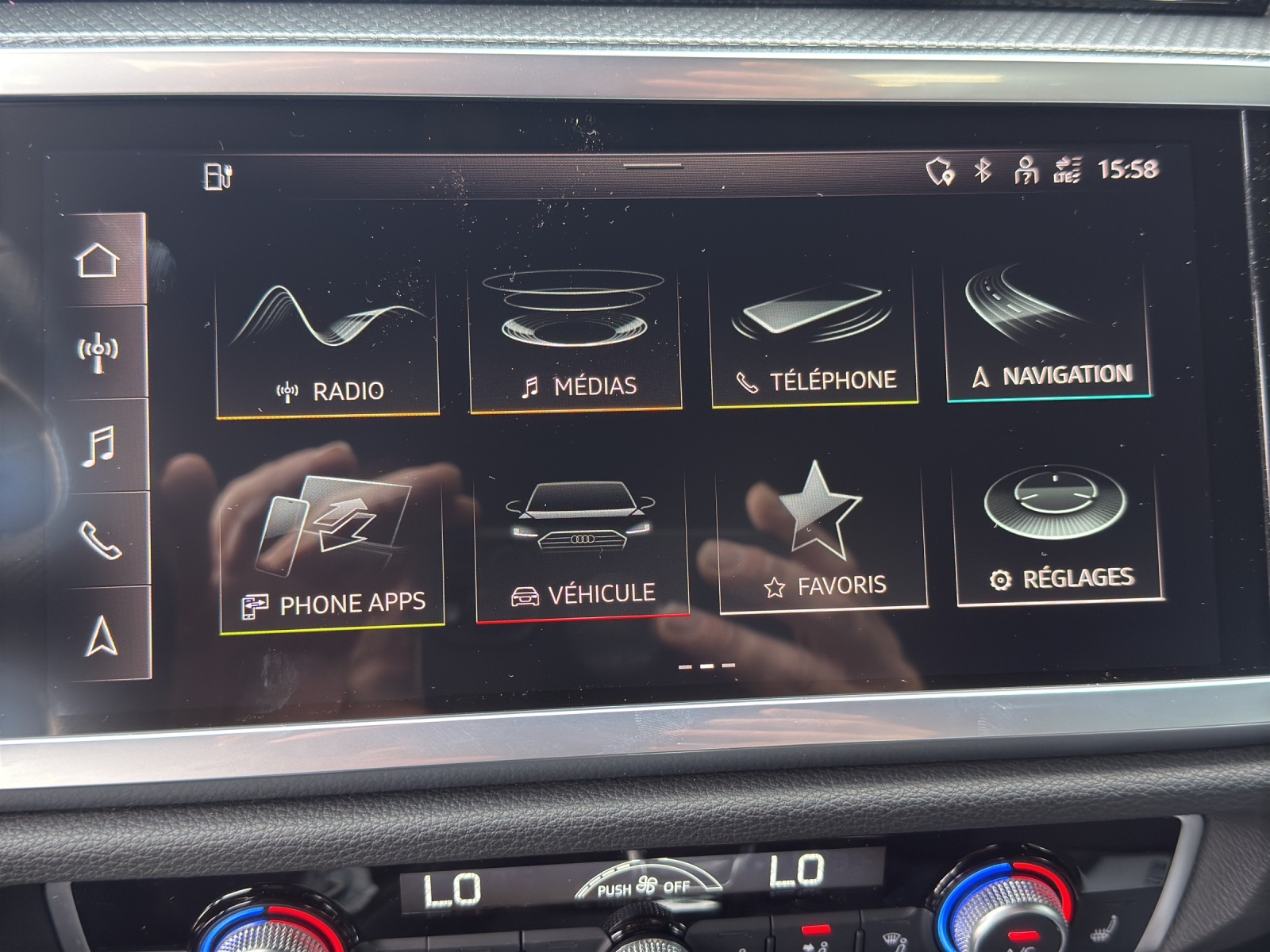AUDI Q3 45 TFSI e S line S-tronic-image-16