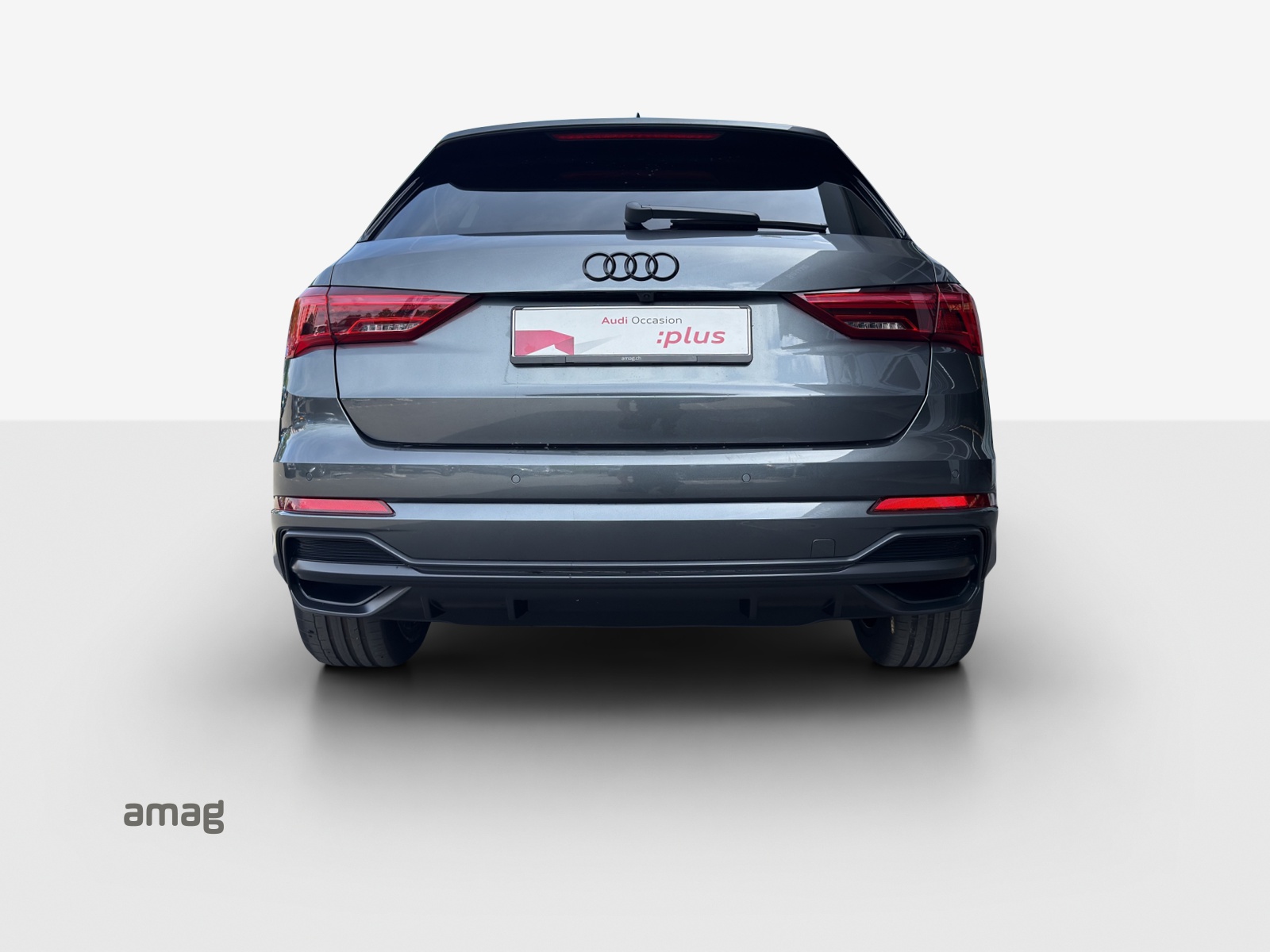 AUDI Q3 45 TFSI e S line S-tronic-image-4