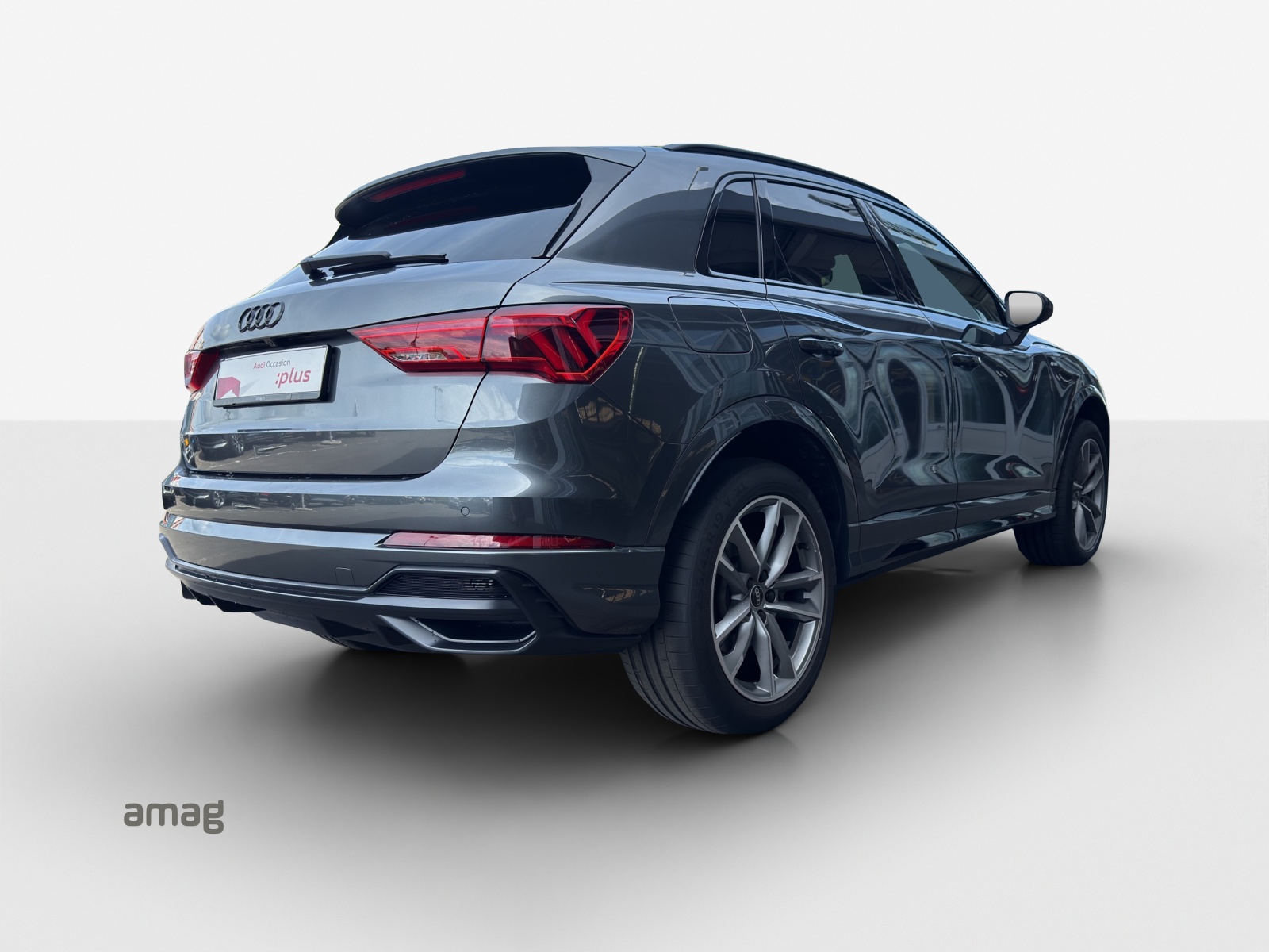 AUDI Q3 45 TFSI e S line S-tronic-image-5