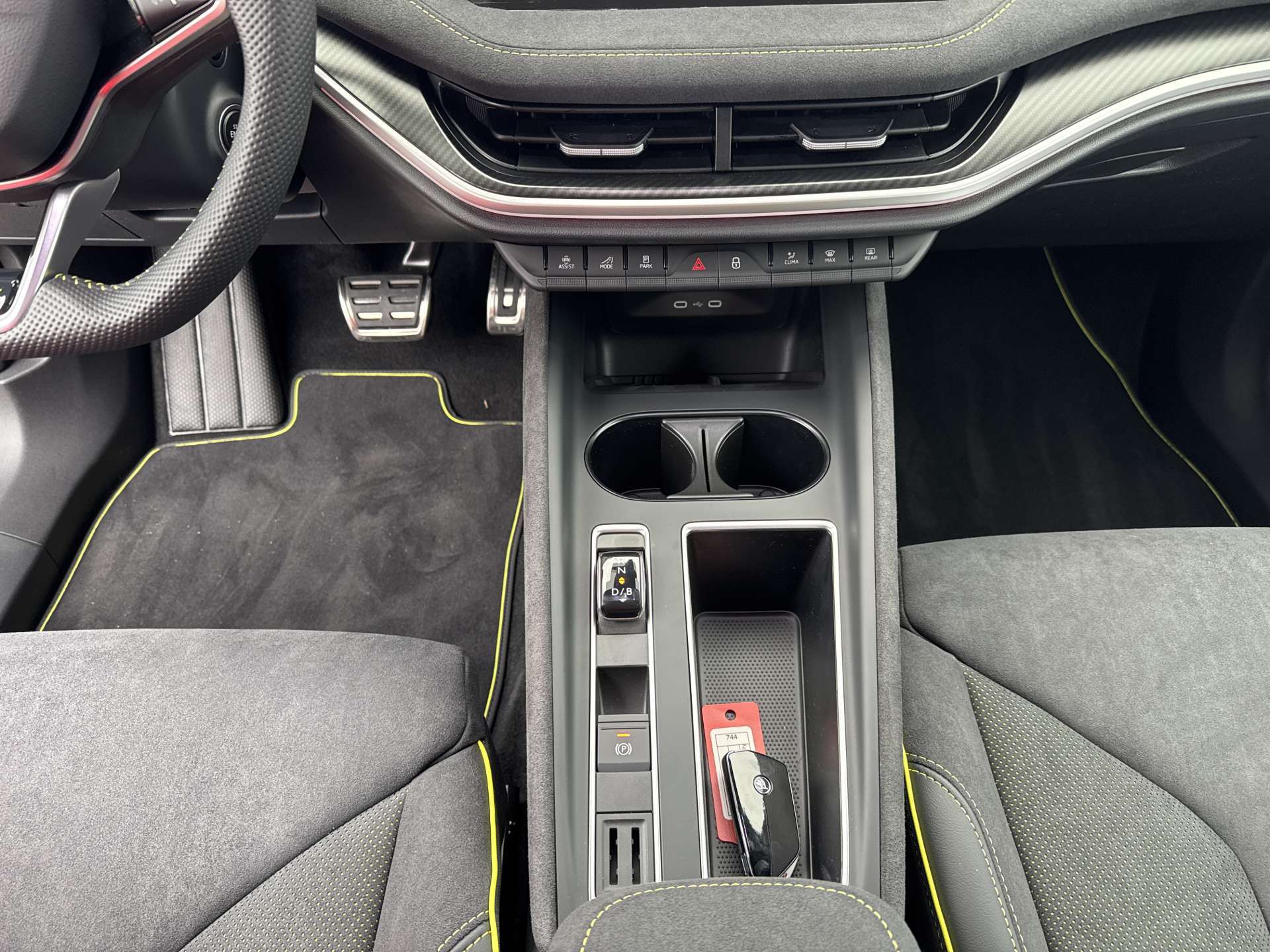 SKODA Elroq 85 RS 4x4 340PS Automat-image-11