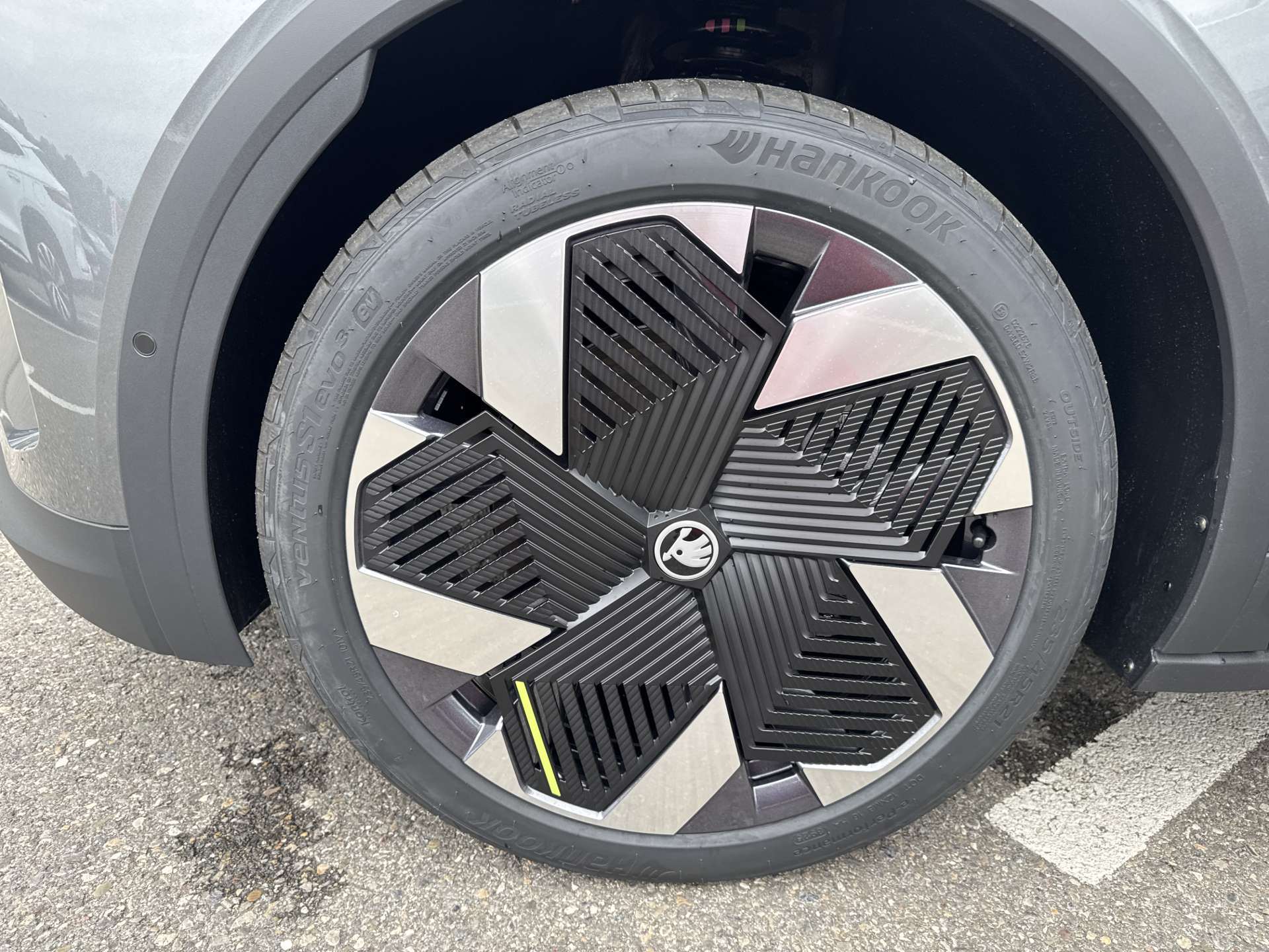 SKODA Elroq 85 RS 4x4 340PS Automat-image-8
