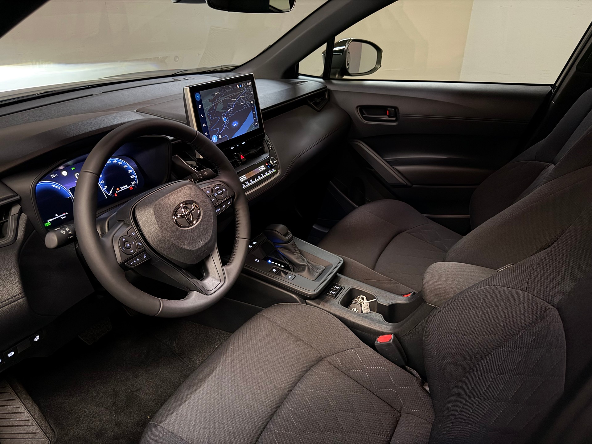 TOYOTA Corolla Cross 1.8 Comfort e-CVT-image-11