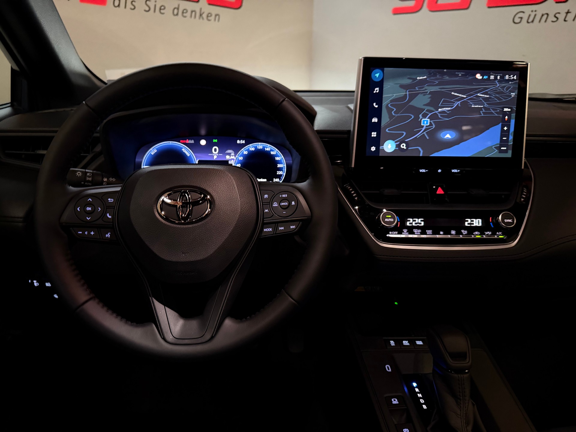 TOYOTA Corolla Cross 1.8 Comfort e-CVT-image-14