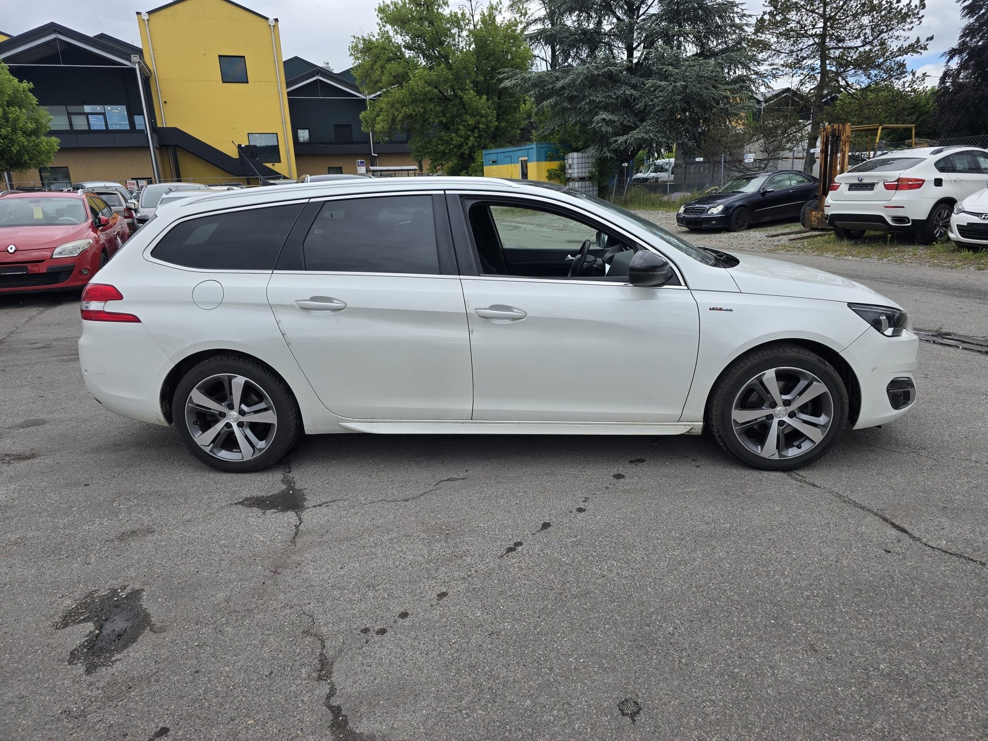 PEUGEOT 308 SW 1.2 THP GT Line Automatic-image-7