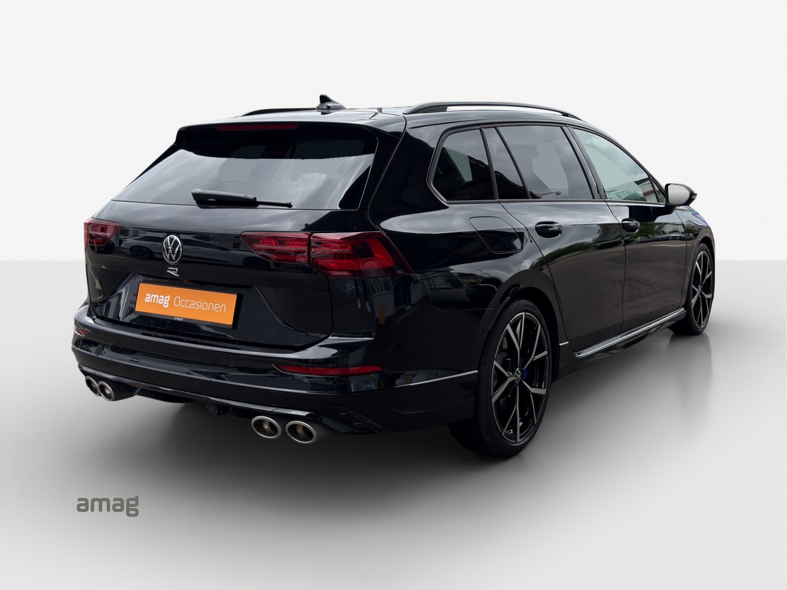 VW Golf Variant 2.0 TSI R DSG 4Motion-image-4