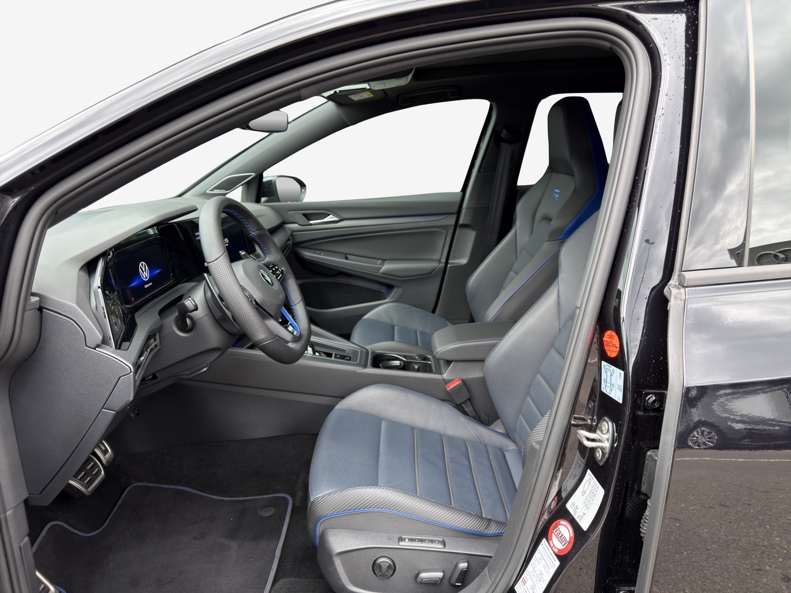 VW Golf Variant 2.0 TSI R DSG 4Motion-image-7