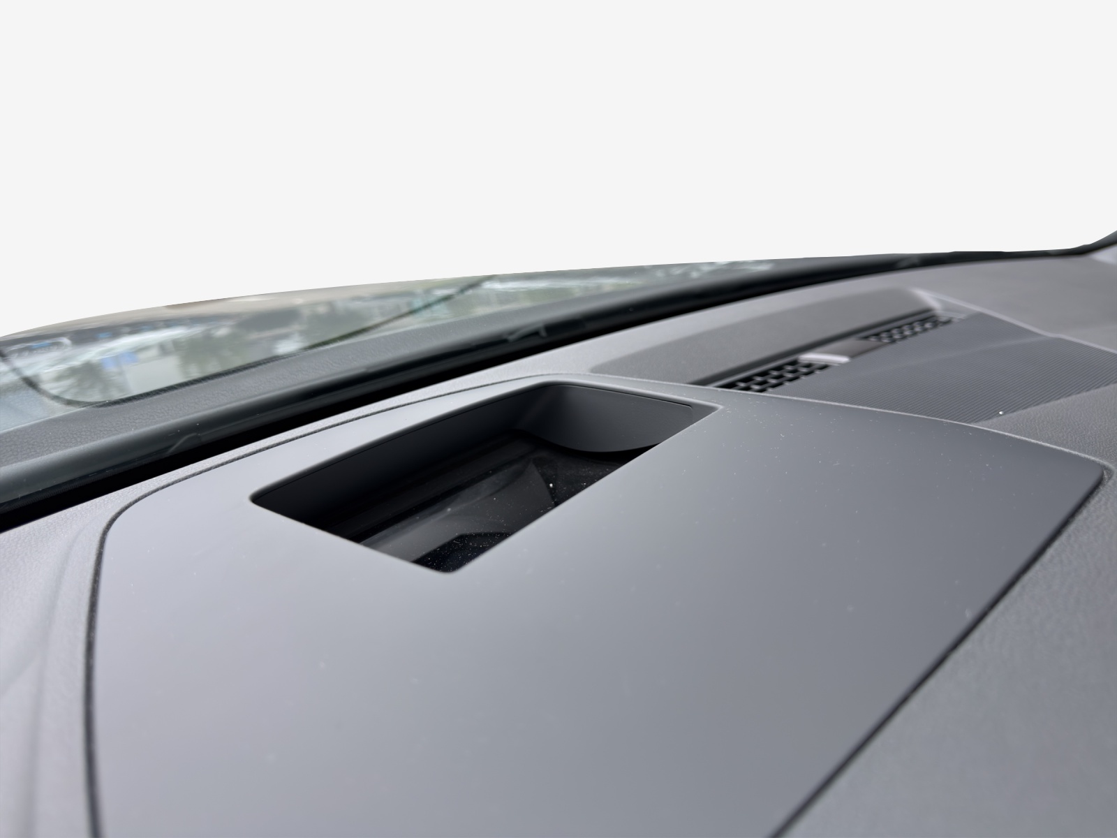 VW Golf Variant 2.0 TSI R DSG 4Motion-image-14