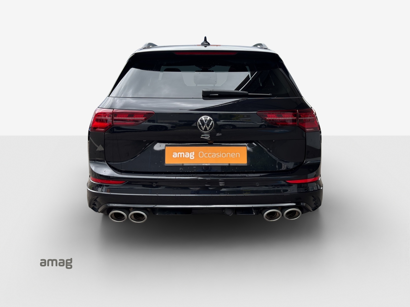 VW Golf Variant 2.0 TSI R DSG 4Motion-image-3