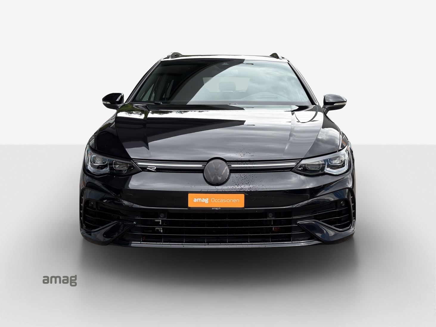 VW Golf Variant 2.0 TSI R DSG 4Motion-image-6