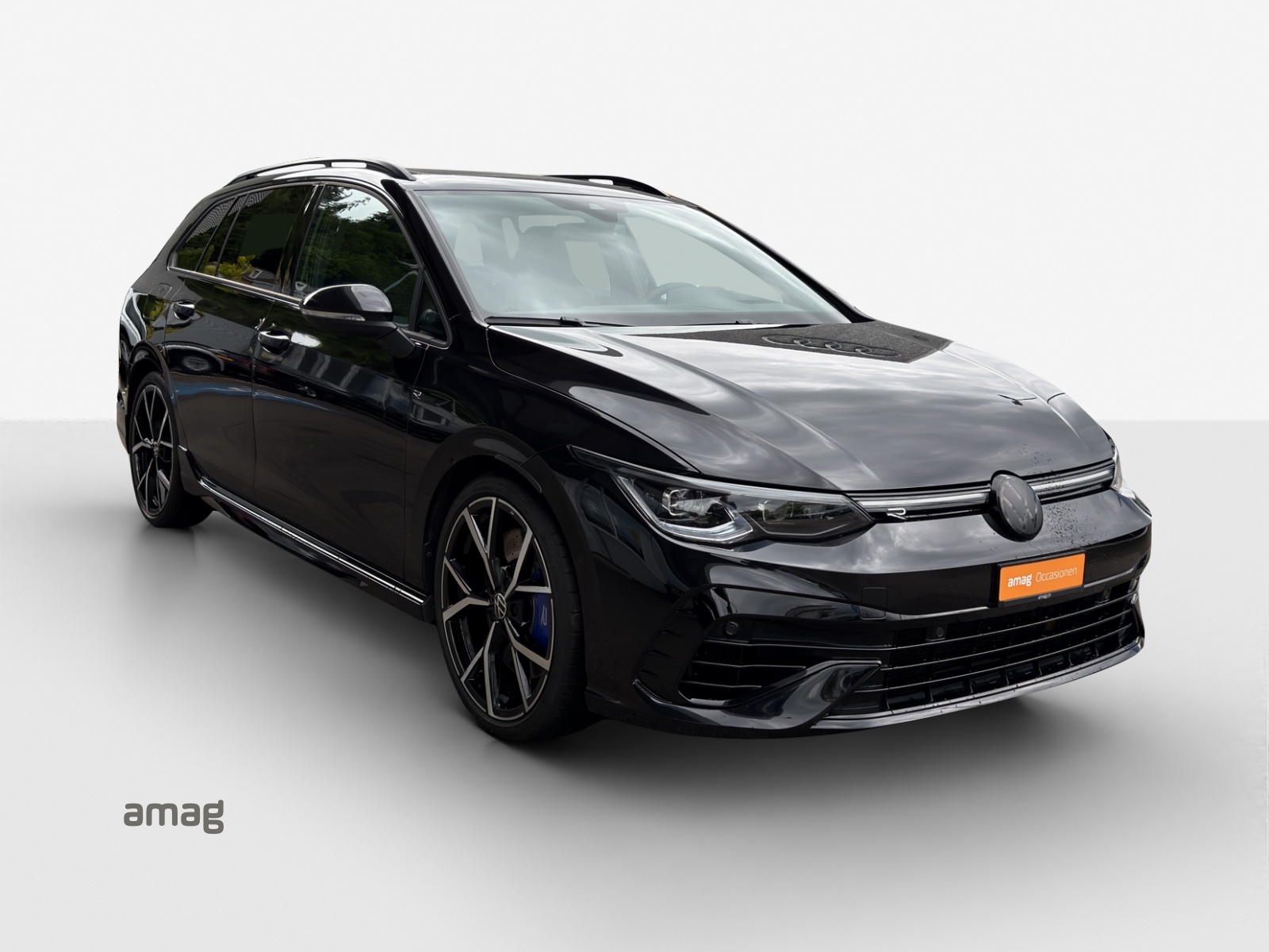 VW Golf Variant 2.0 TSI R DSG 4Motion-image-5