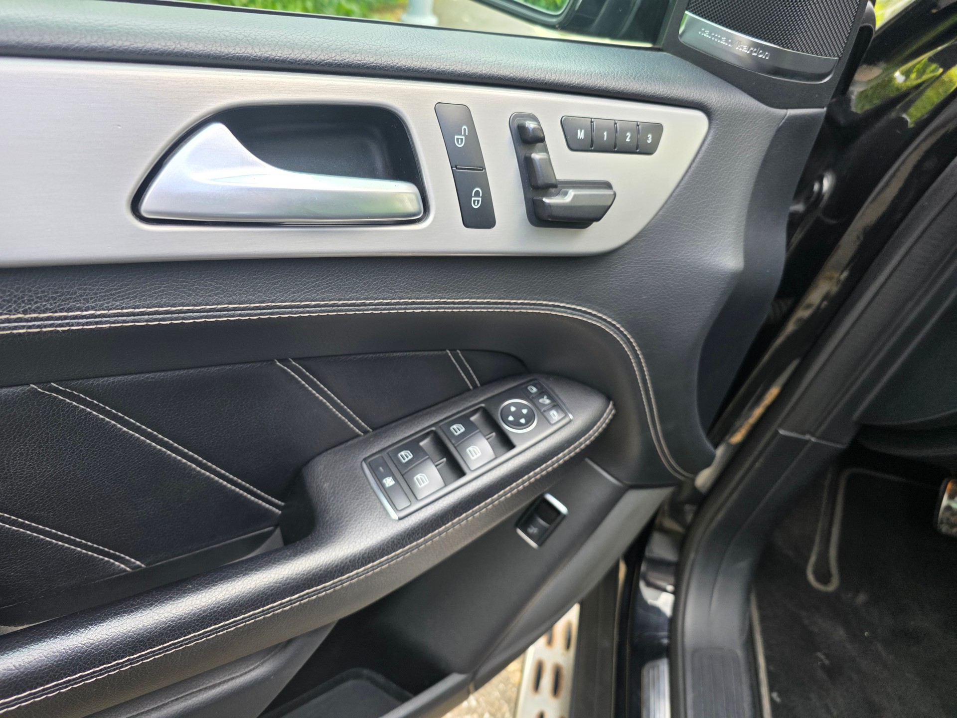 MERCEDES-BENZ ML 63 AMG Executive 4Matic Speedshift-image-13