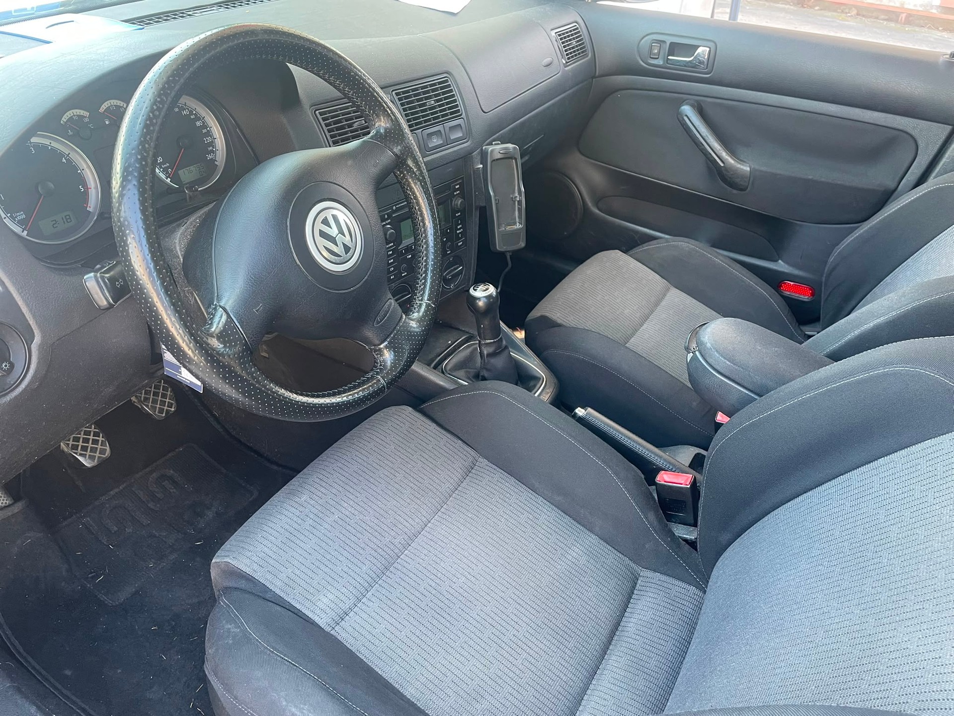VW Golf 1.9 TDI PD 4Motion-image-3