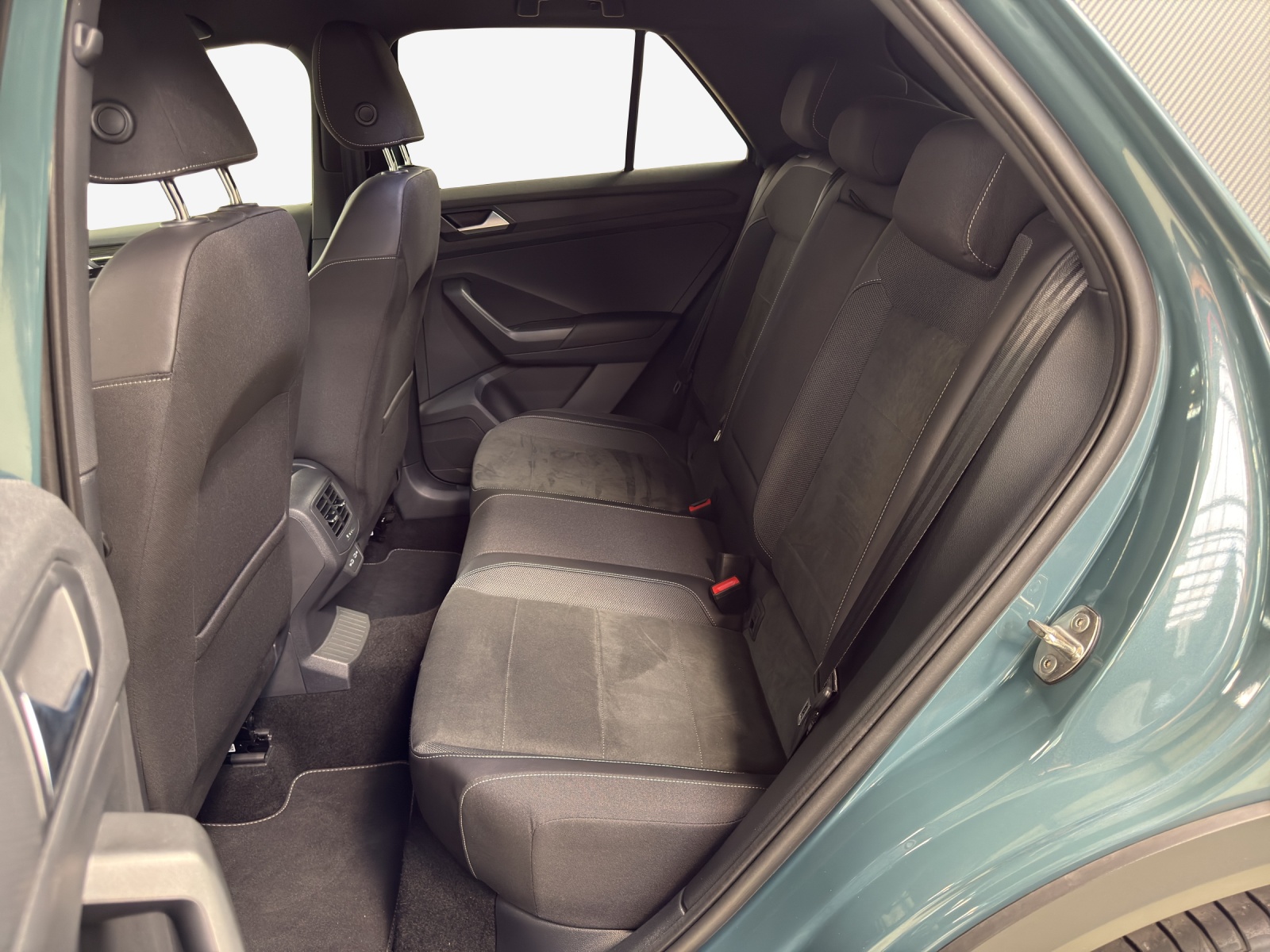 VW T-Roc 1.5 TSI EVO R-Line DSG-image-11