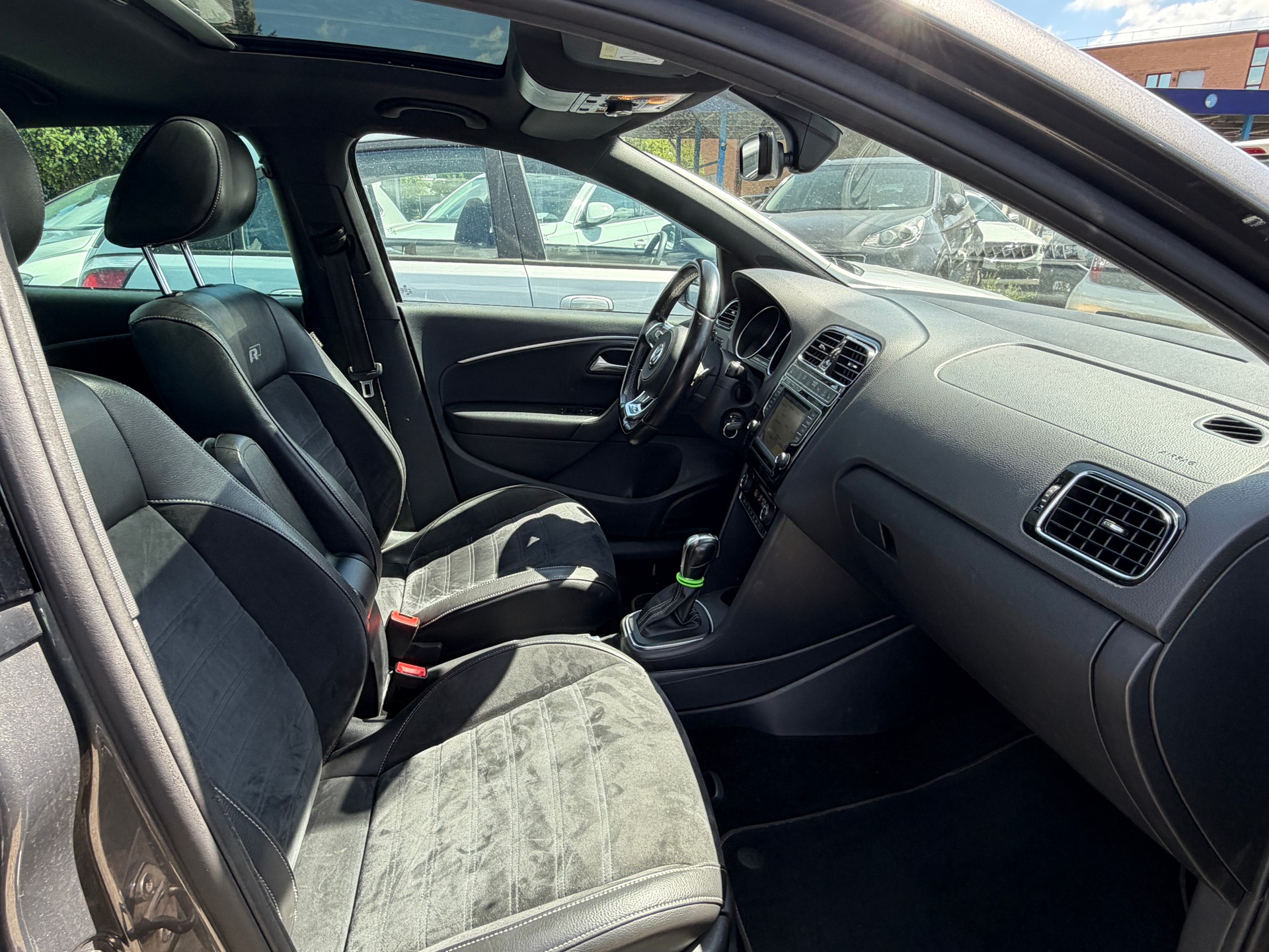 VW Polo 1.2 TSI BMT Sound DSG R-Line-image-11