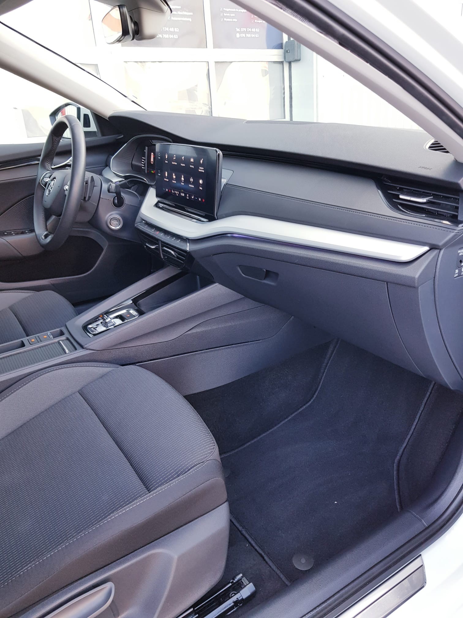 SKODA Octavia Combi 2.0 TDI DSG Ambition 4x4-image-9