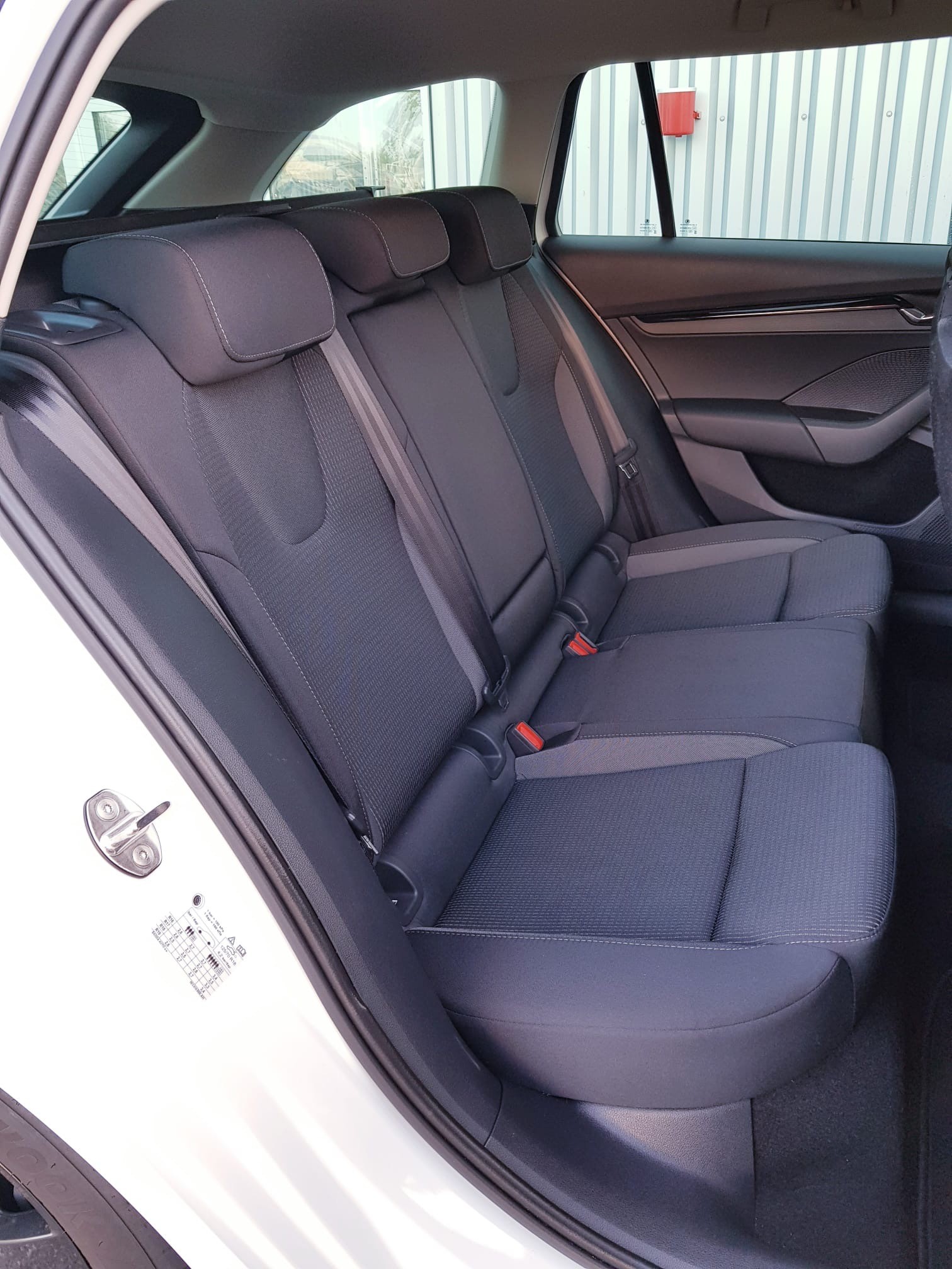 SKODA Octavia Combi 2.0 TDI DSG Ambition 4x4-image-12